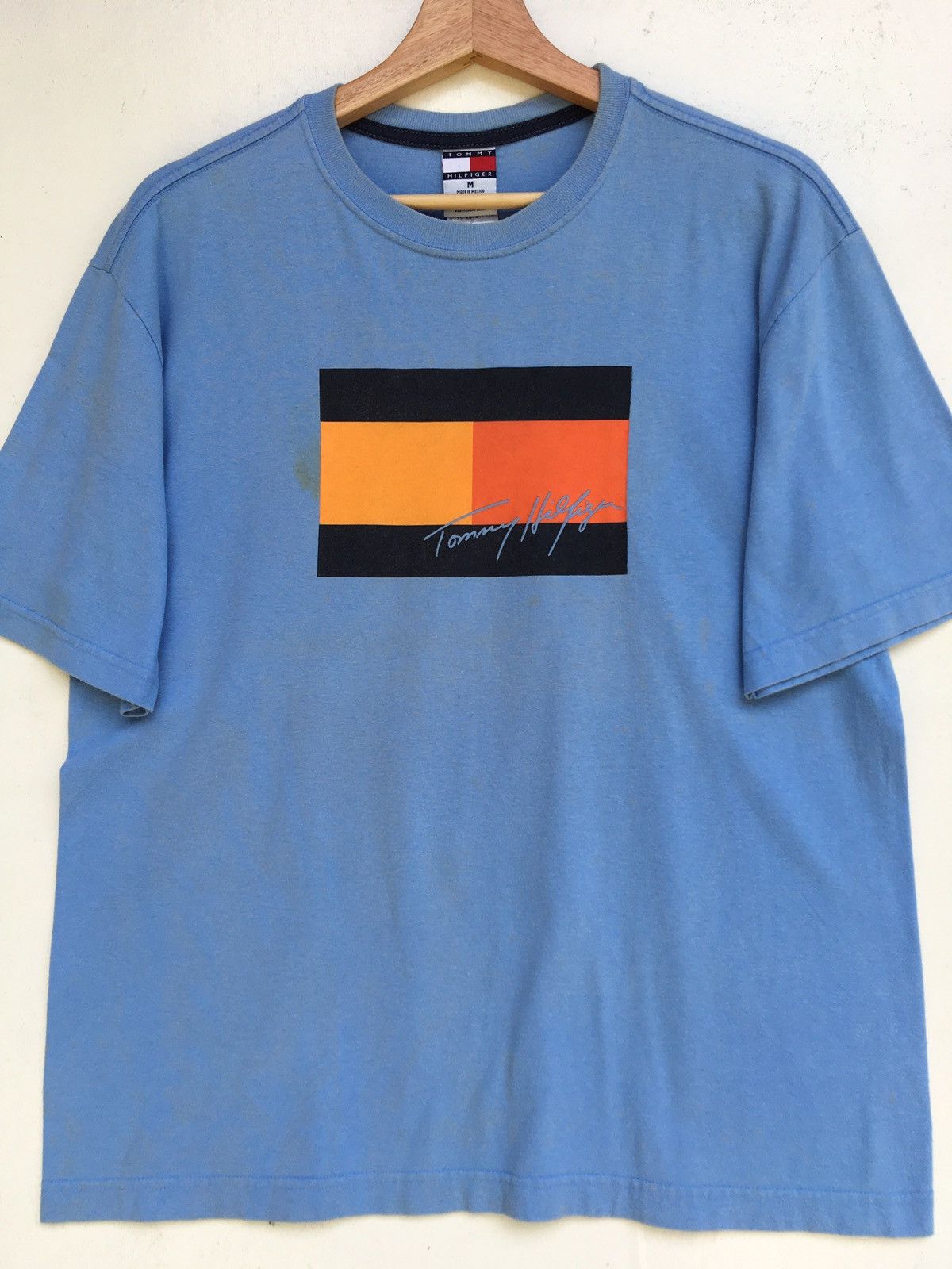Tommy Hilfiger Vintage 90s Tommy Hilfiger Big Flag script t shirt Size US M / EU 48-50 / 2 - 4 Thumbnail