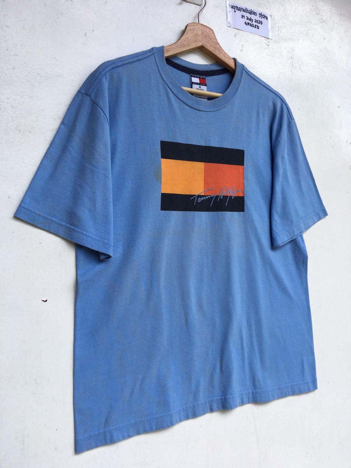 Tommy Hilfiger Vintage 90s Tommy Hilfiger Big Flag script t shirt Size US M / EU 48-50 / 2 - 3 Thumbnail