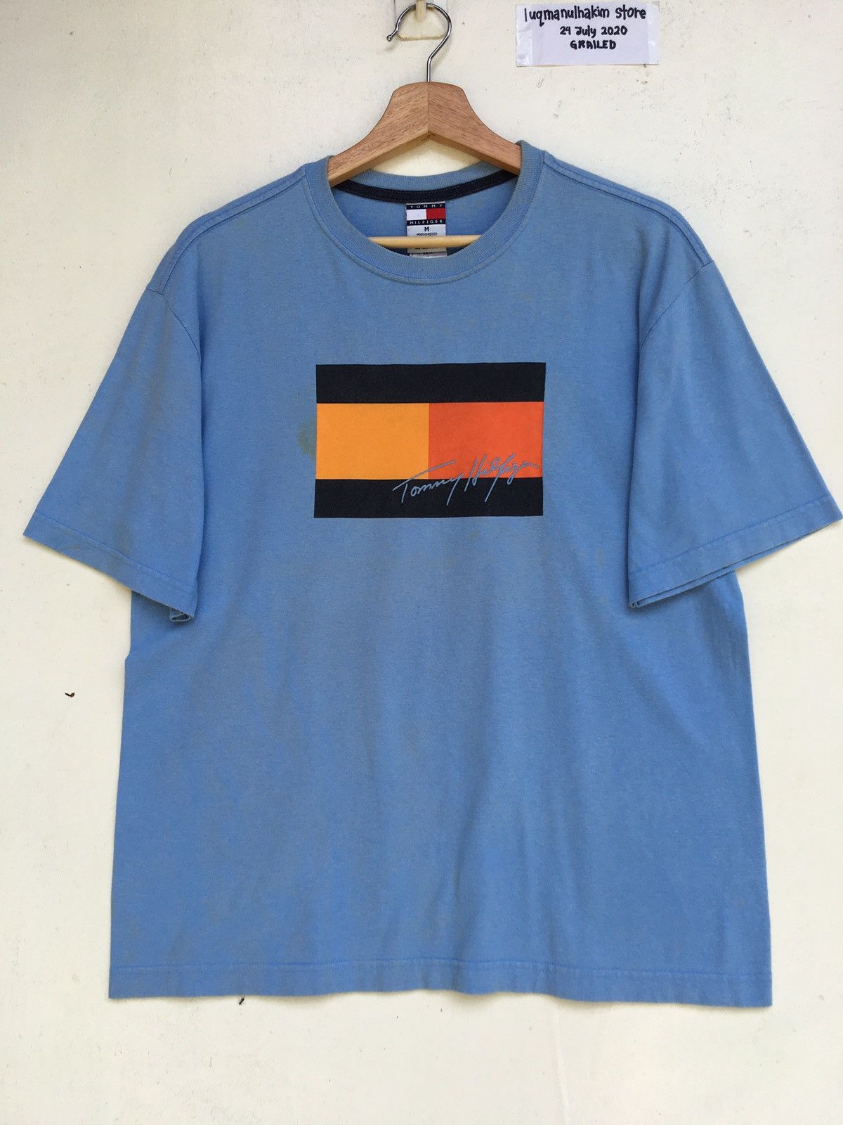 Tommy Hilfiger Vintage 90s Tommy Hilfiger Big Flag script t shirt Size US M / EU 48-50 / 2 - 1 Thumbnail