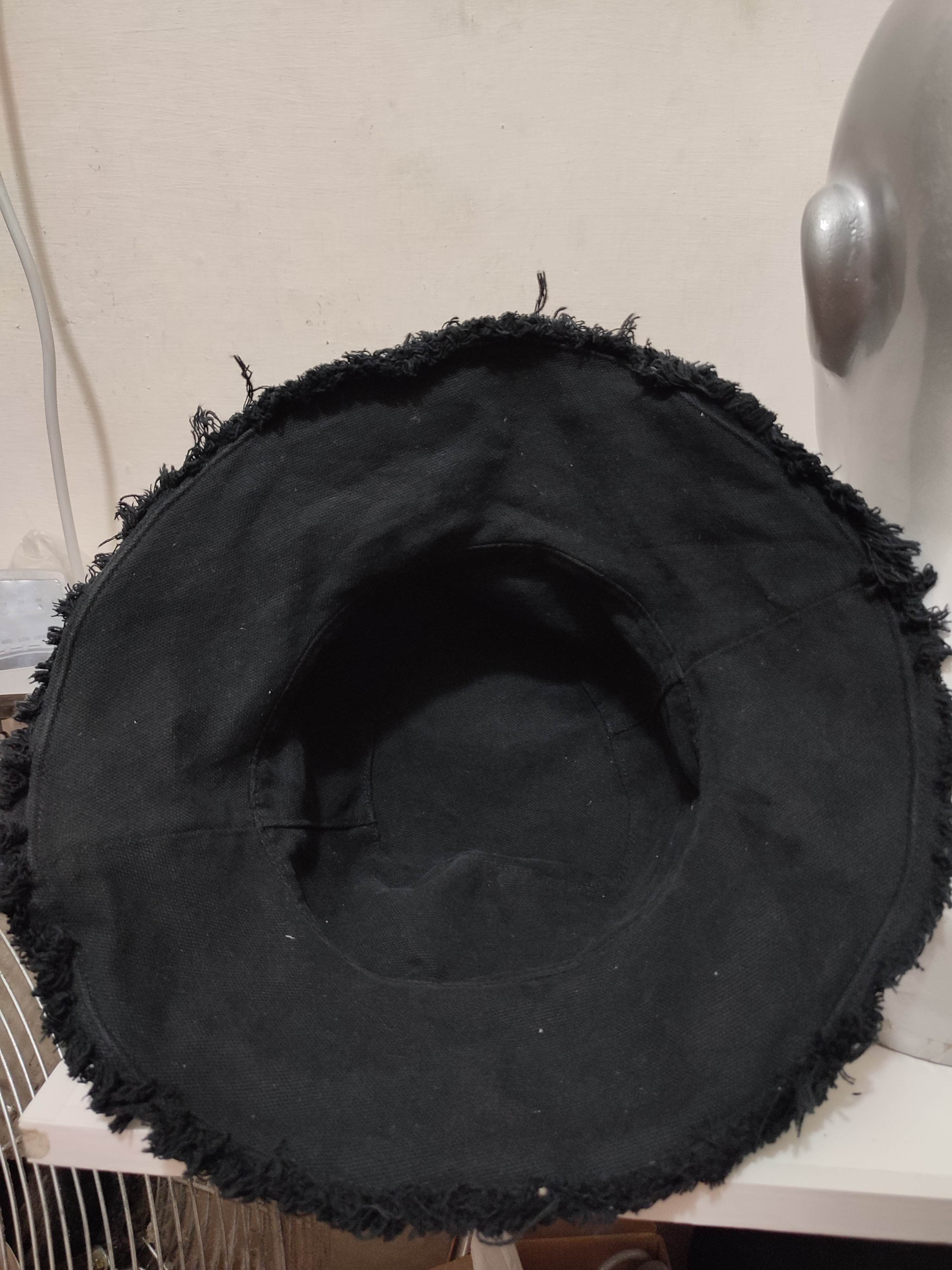 Other Unknown Black Distressed frayed Bucket Hats Size ONE SIZE - 7 Thumbnail