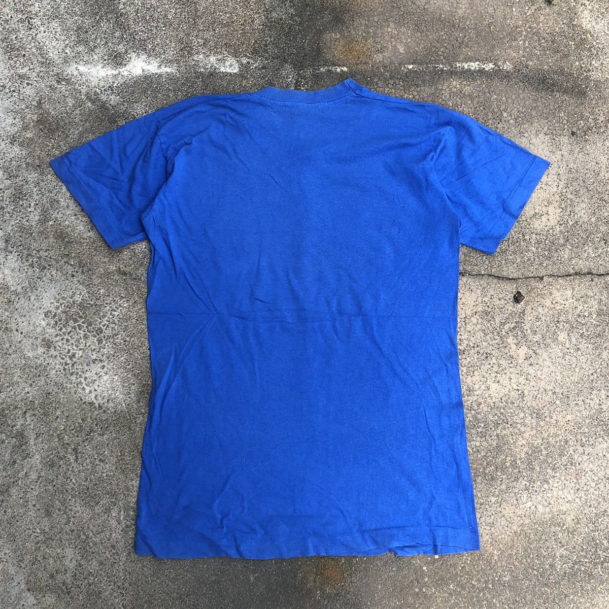 Vintage 🔥Trash🔥Vintage Alice In Wonderland Promo Show Rips Faded Tee Size US M / EU 48-50 / 2 - 4 Thumbnail