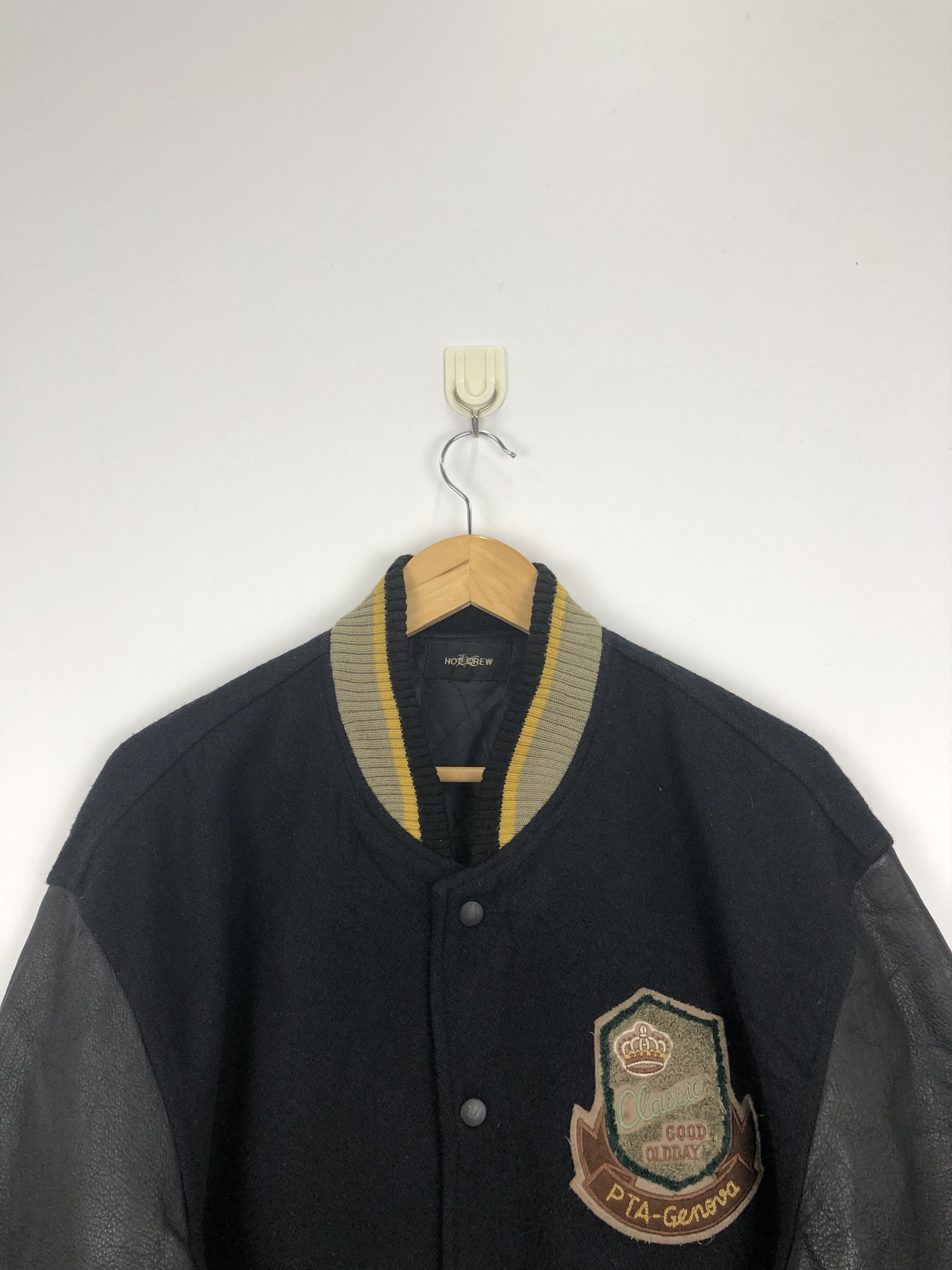 Vintage Vintage 80s PTA Genova Classic Leather Varsity Jacket V0351 Size US M / EU 48-50 / 2 - 3 Thumbnail