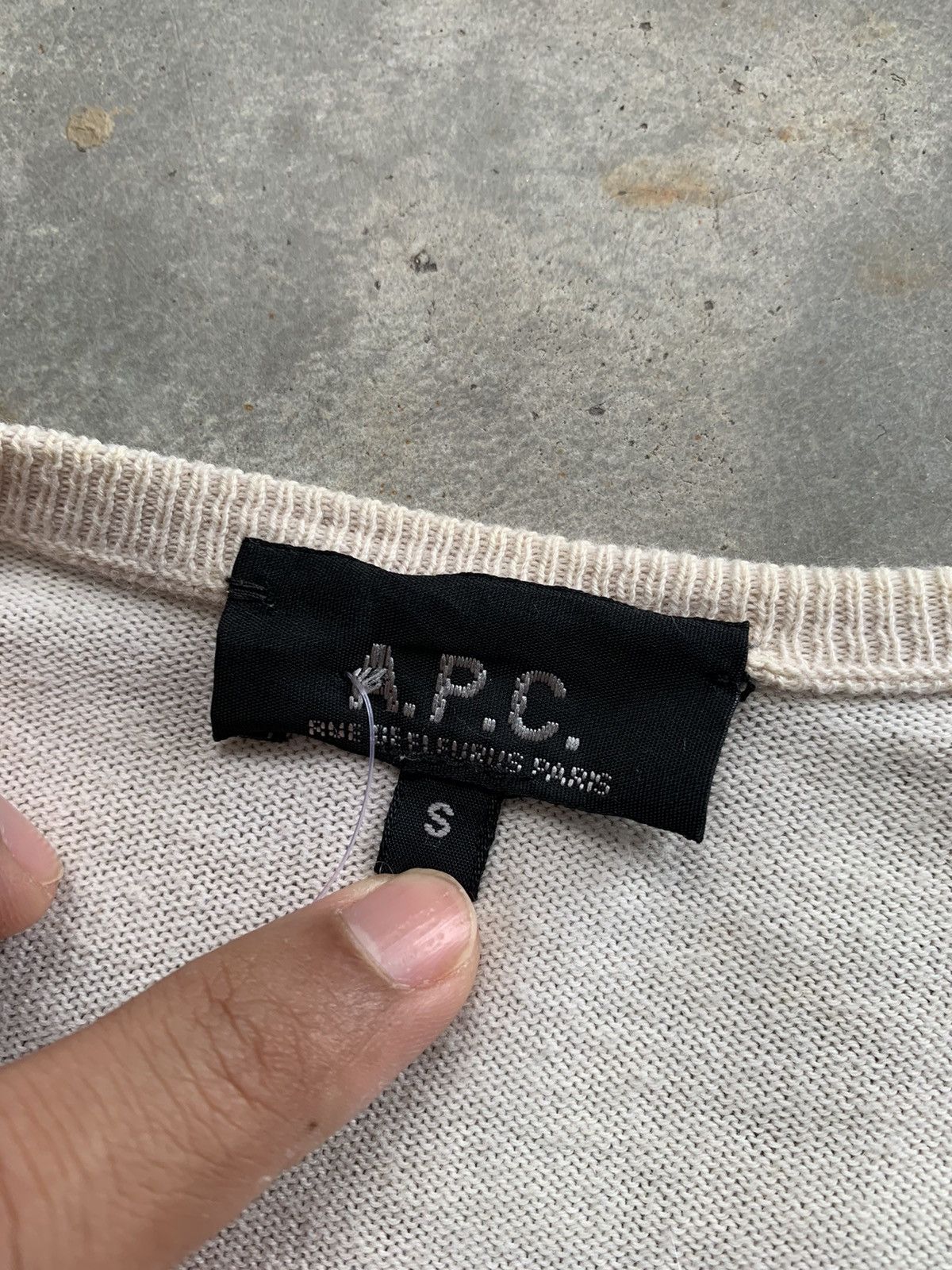 A.P.C. A.P.C V neck Cashmere Sweater Size US M / EU 48-50 / 2 - 3 Thumbnail