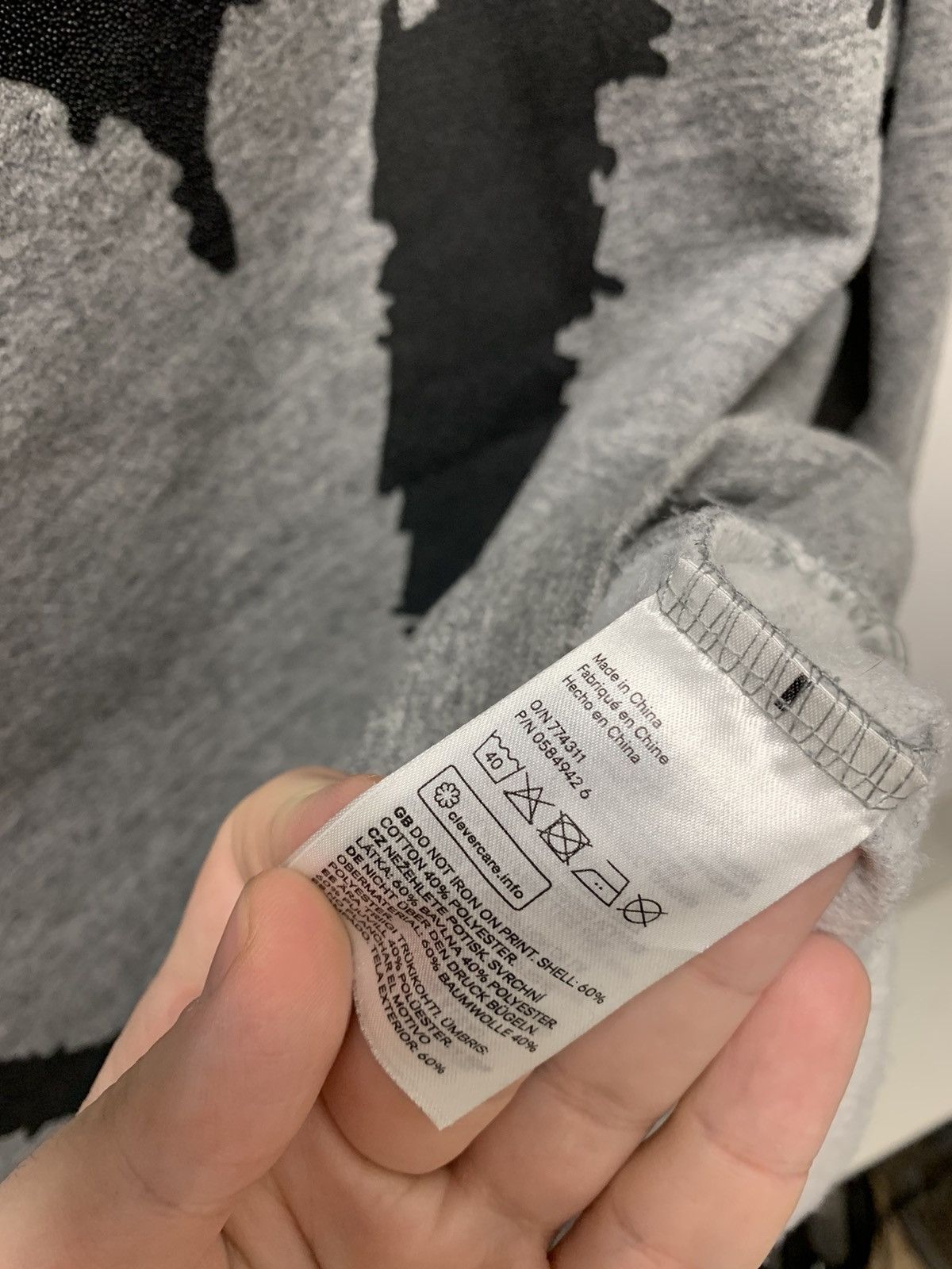 H&M The weeknd H&M & XO grey hoodie M sz luxury streetwear Size US M / EU 48-50 / 2 - 5 Thumbnail