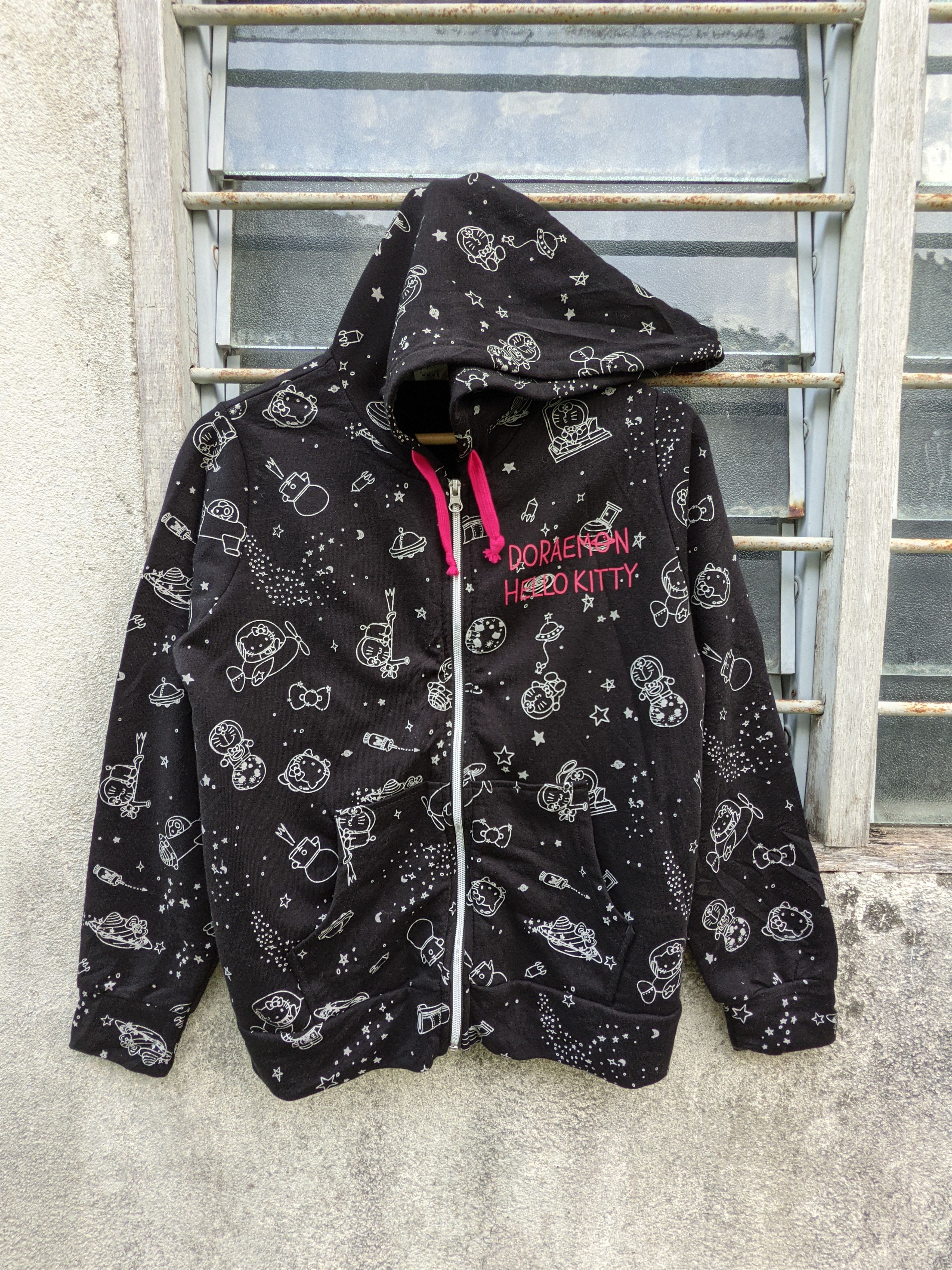 Cartoon Network × Japanese Brand ⚡️Rare⚡️ Doraemon X Hello Kitty Fullprint Hoodies Size M / US 6-8 / IT 42-44 - 5 Thumbnail