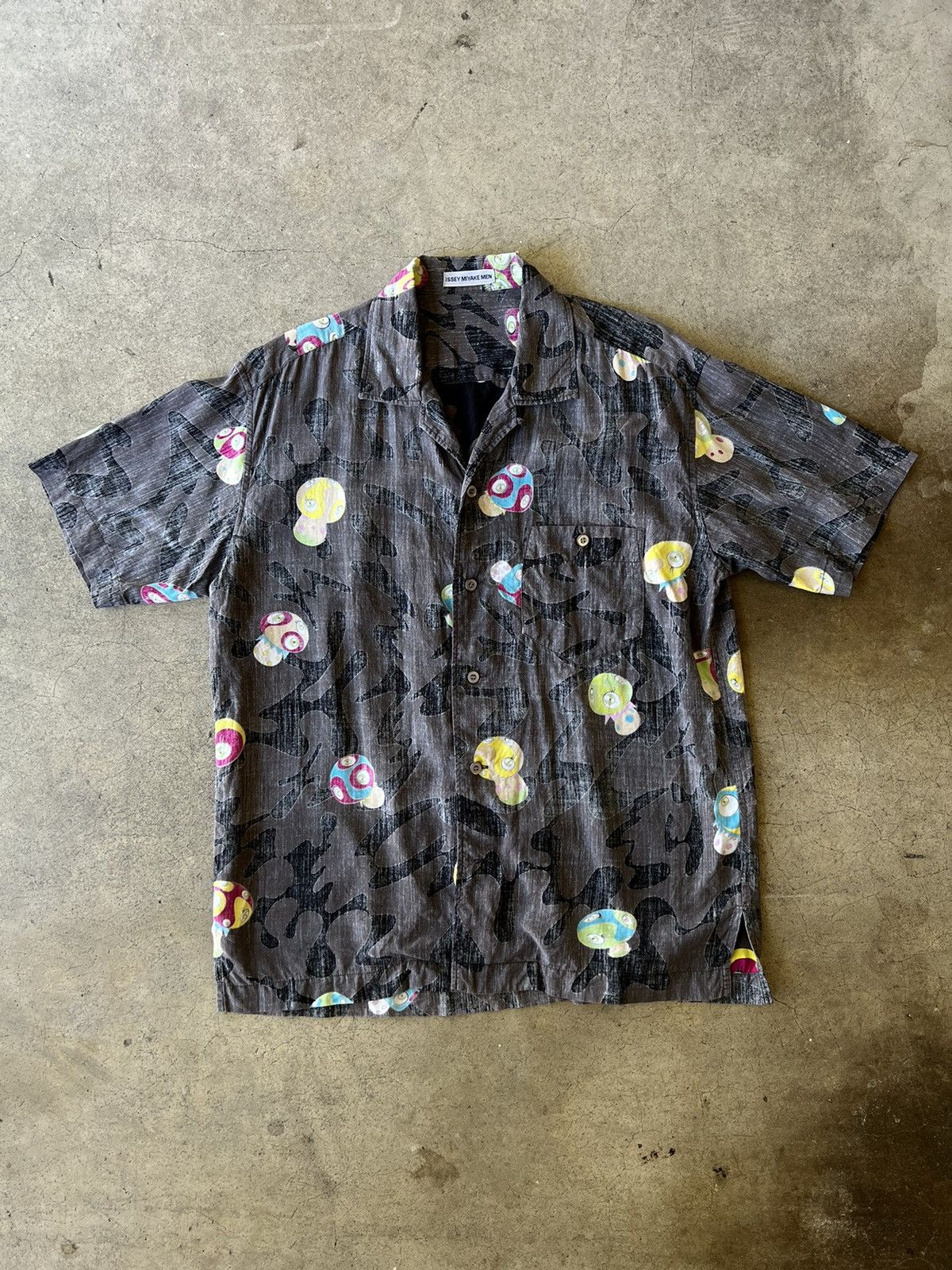 希少 ISSEY MIYAKE MEN 99SS スプレーグラフィック Tシャツ Homme Plissé Issey Miyake グラフィック Tシャツ | ホワイト