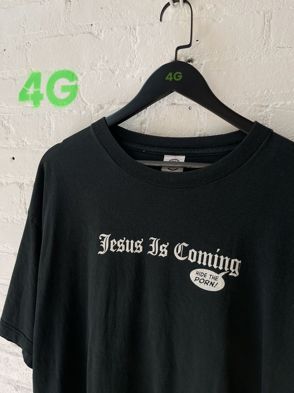 Vintage Vintage JESUS IS COMING HIDE THE PORN ! crazy Shirt fuck Size US XXL / EU 58 / 5 - 1 Thumbnail