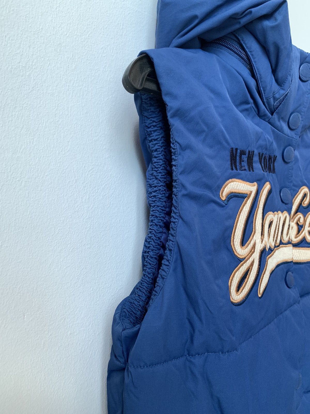 MLB Yankess baseball vest Size US M / EU 48-50 / 2 - 4 Thumbnail