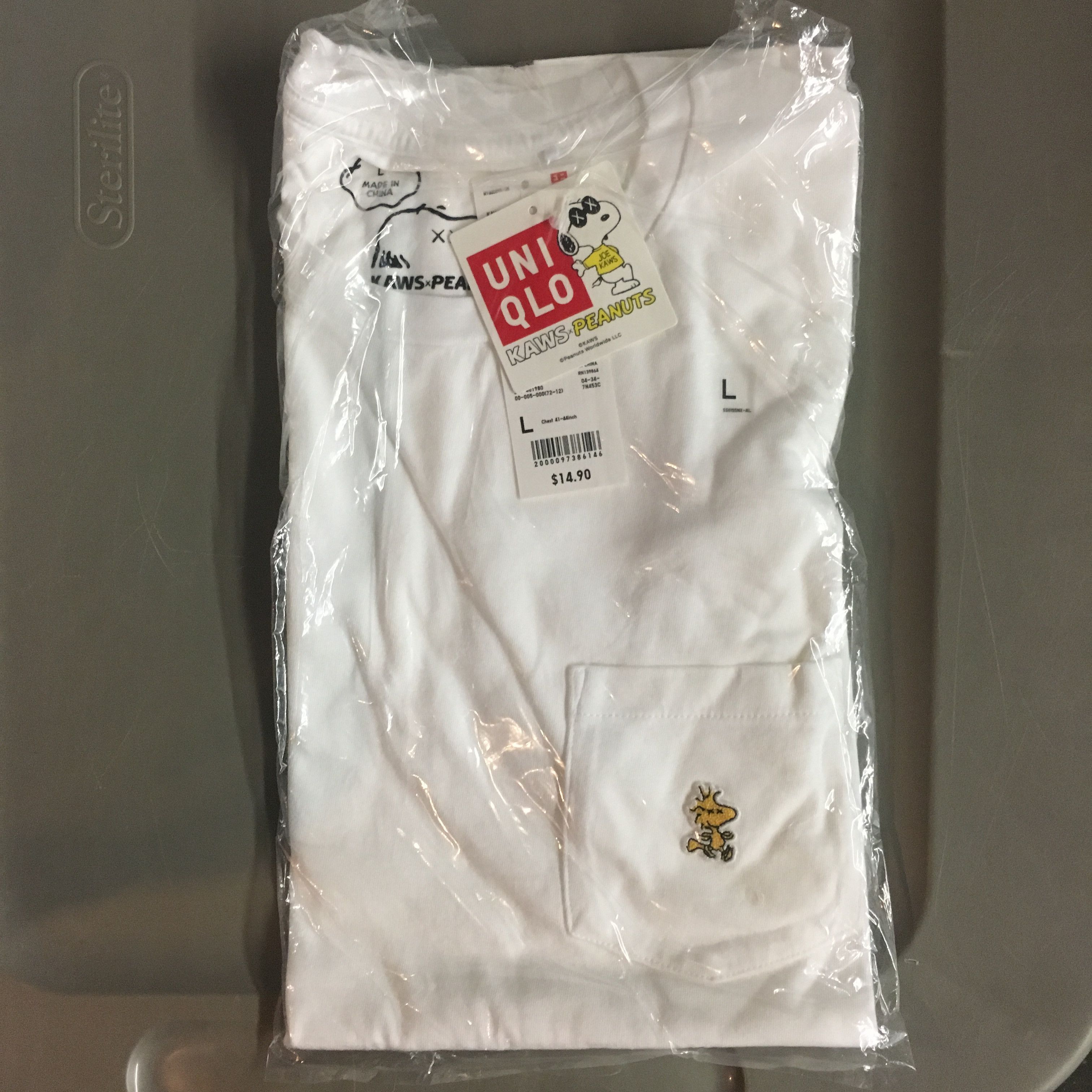 Kaws × Peanuts × Uniqlo Uniqlo X Kaws X Woodstock Pocket Tee Large White Size US L / EU 52-54 / 3 - 1 Thumbnail