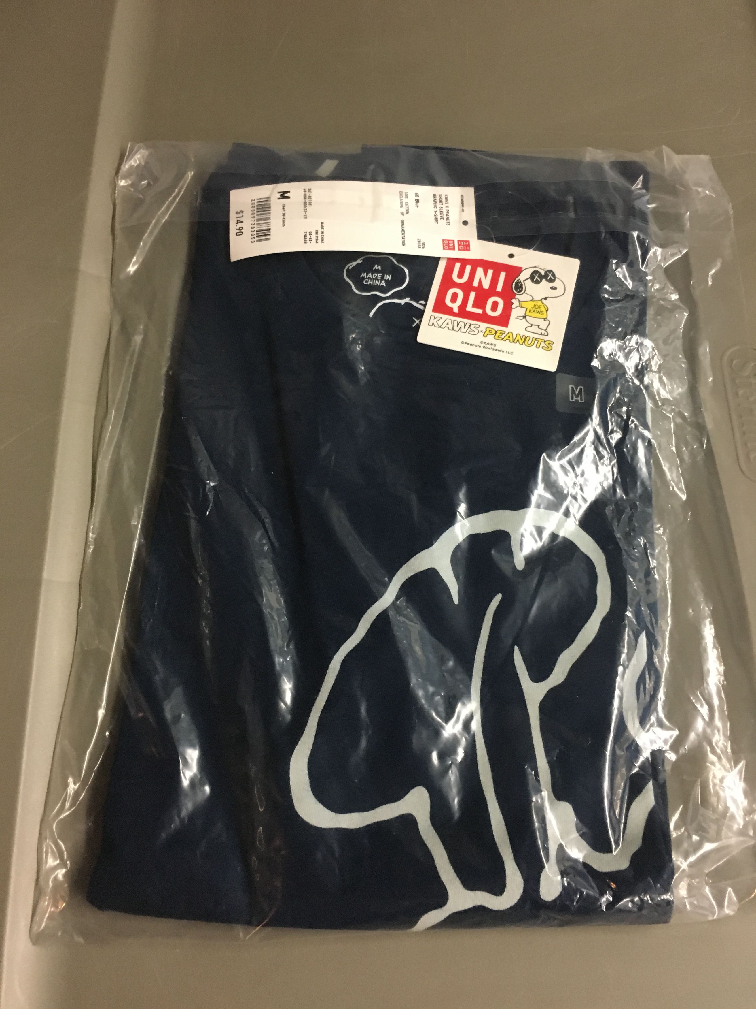 Kaws × Peanuts × Uniqlo Uniqlo X Kaws X Snoopy Size Medium Snoopy Size US M / EU 48-50 / 2 - 1 Thumbnail