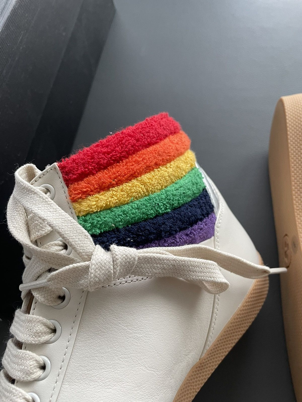 Gucci Limited Rare Runway Brand New Rainbow Love Leather Sneaker Size US 8.5 / EU 41-42 - 4 Thumbnail