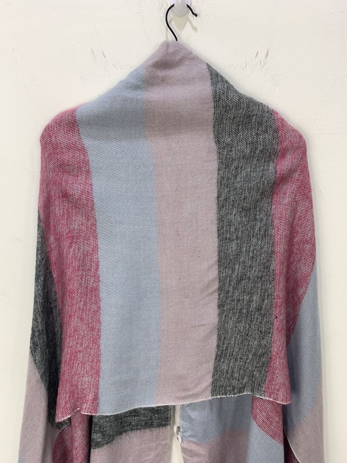 Cross Colours × Japanese Brand × Other MODEN Aran Knitwear Scarf Muffler Wrap Cape Button Cardigan Size ONE SIZE - 9 Thumbnail