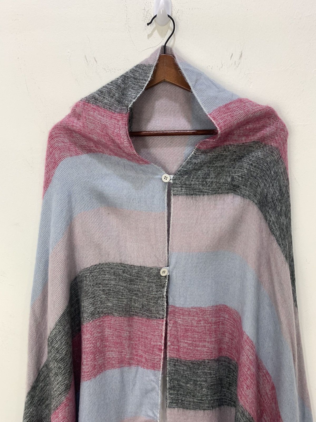 Cross Colours × Japanese Brand × Other MODEN Aran Knitwear Scarf Muffler Wrap Cape Button Cardigan Size ONE SIZE - 5 Thumbnail