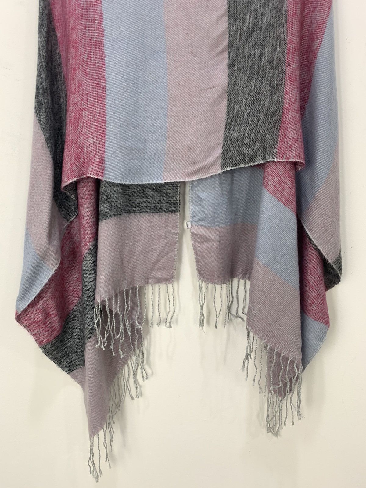 Cross Colours × Japanese Brand × Other MODEN Aran Knitwear Scarf Muffler Wrap Cape Button Cardigan Size ONE SIZE - 10 Thumbnail