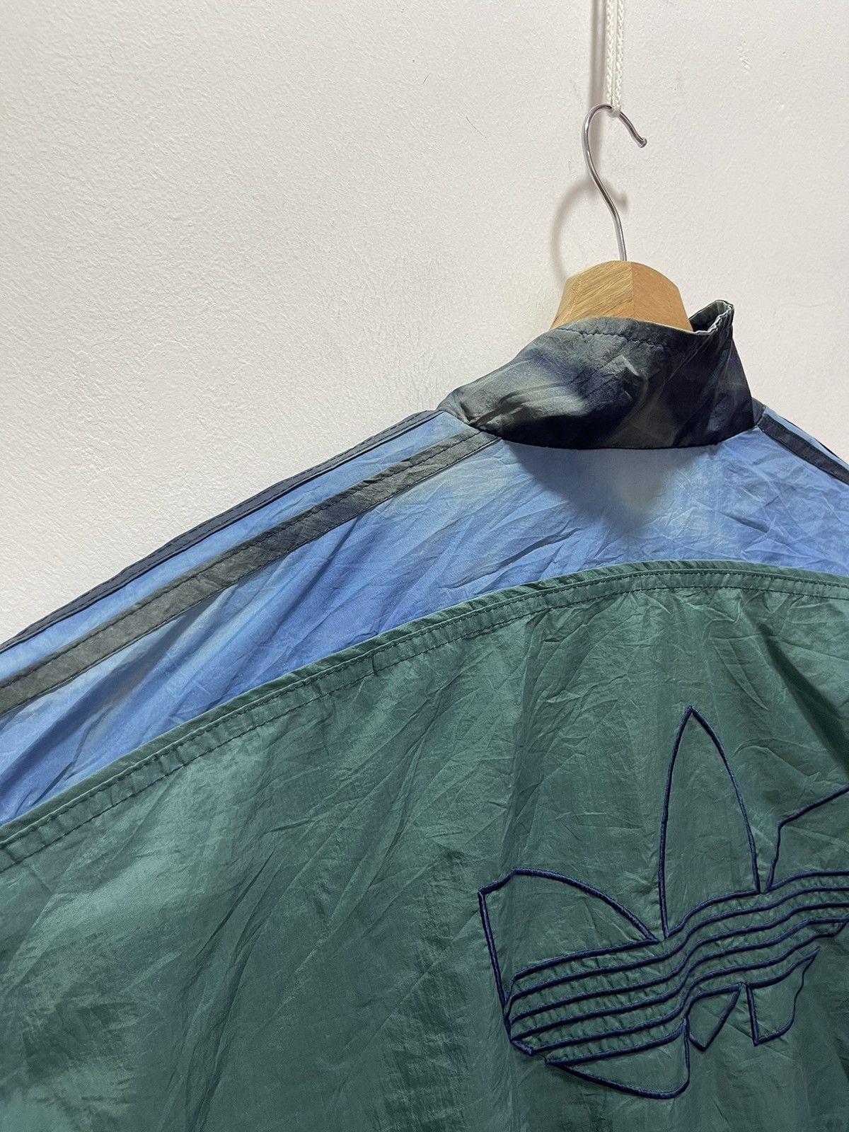 Adidas VINTAGE ADIDAS TREFOIL BIG LOGO DETACHABLE COLOURBLOK JACKET Size US XL / EU 56 / 4 - 17 Thumbnail