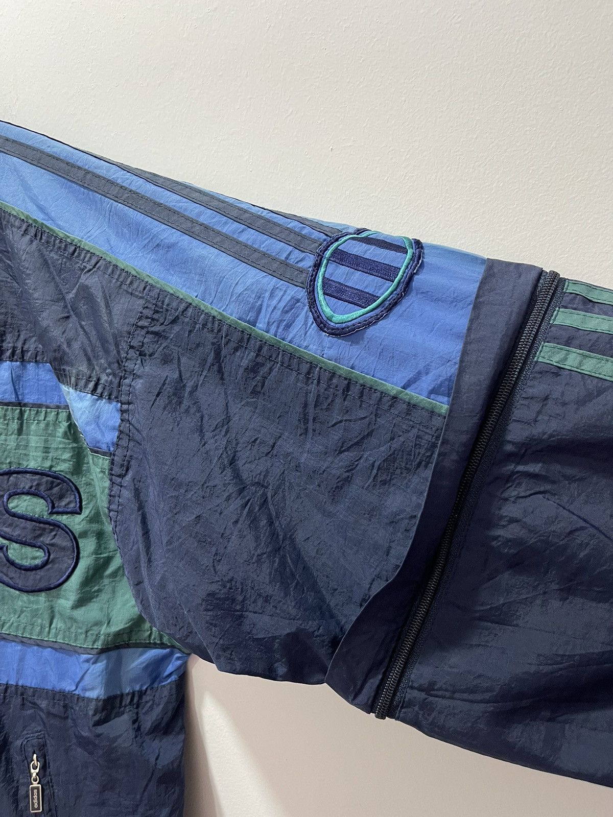 Adidas VINTAGE ADIDAS TREFOIL BIG LOGO DETACHABLE COLOURBLOK JACKET Size US XL / EU 56 / 4 - 18 Thumbnail