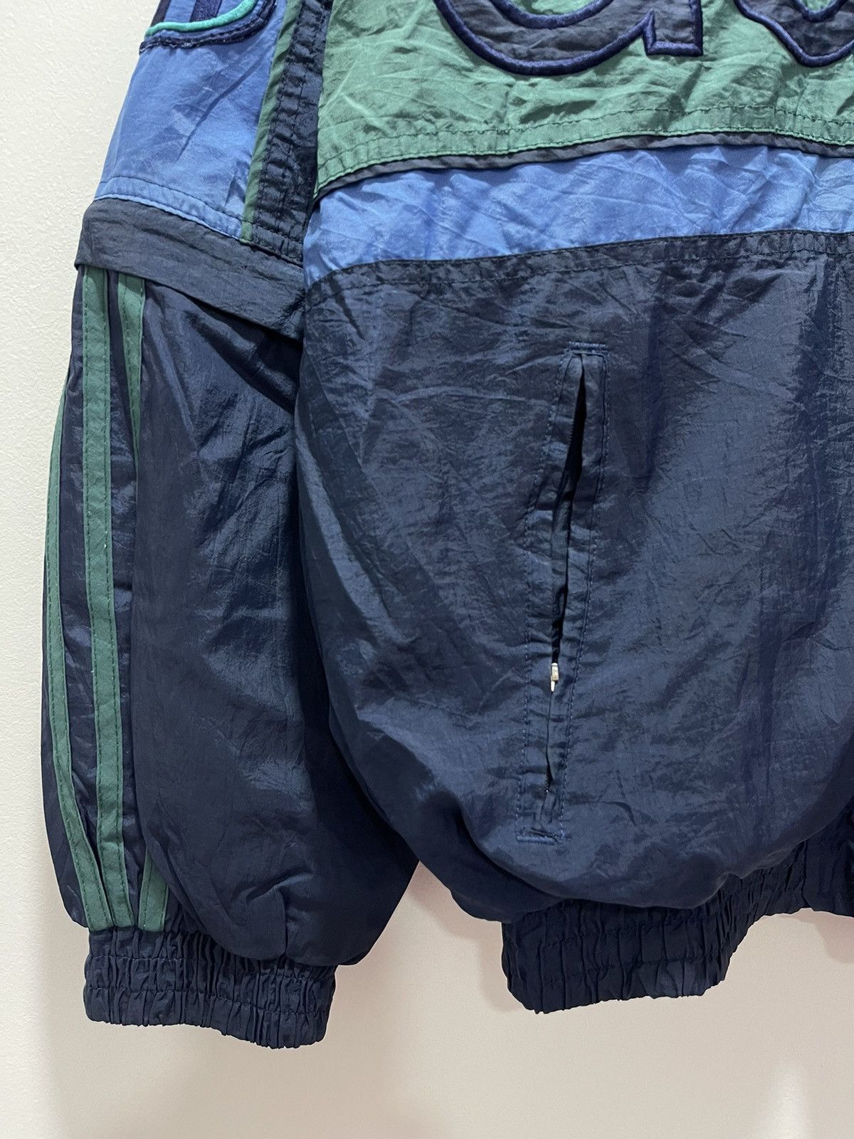 Adidas VINTAGE ADIDAS TREFOIL BIG LOGO DETACHABLE COLOURBLOK JACKET Size US XL / EU 56 / 4 - 10 Thumbnail
