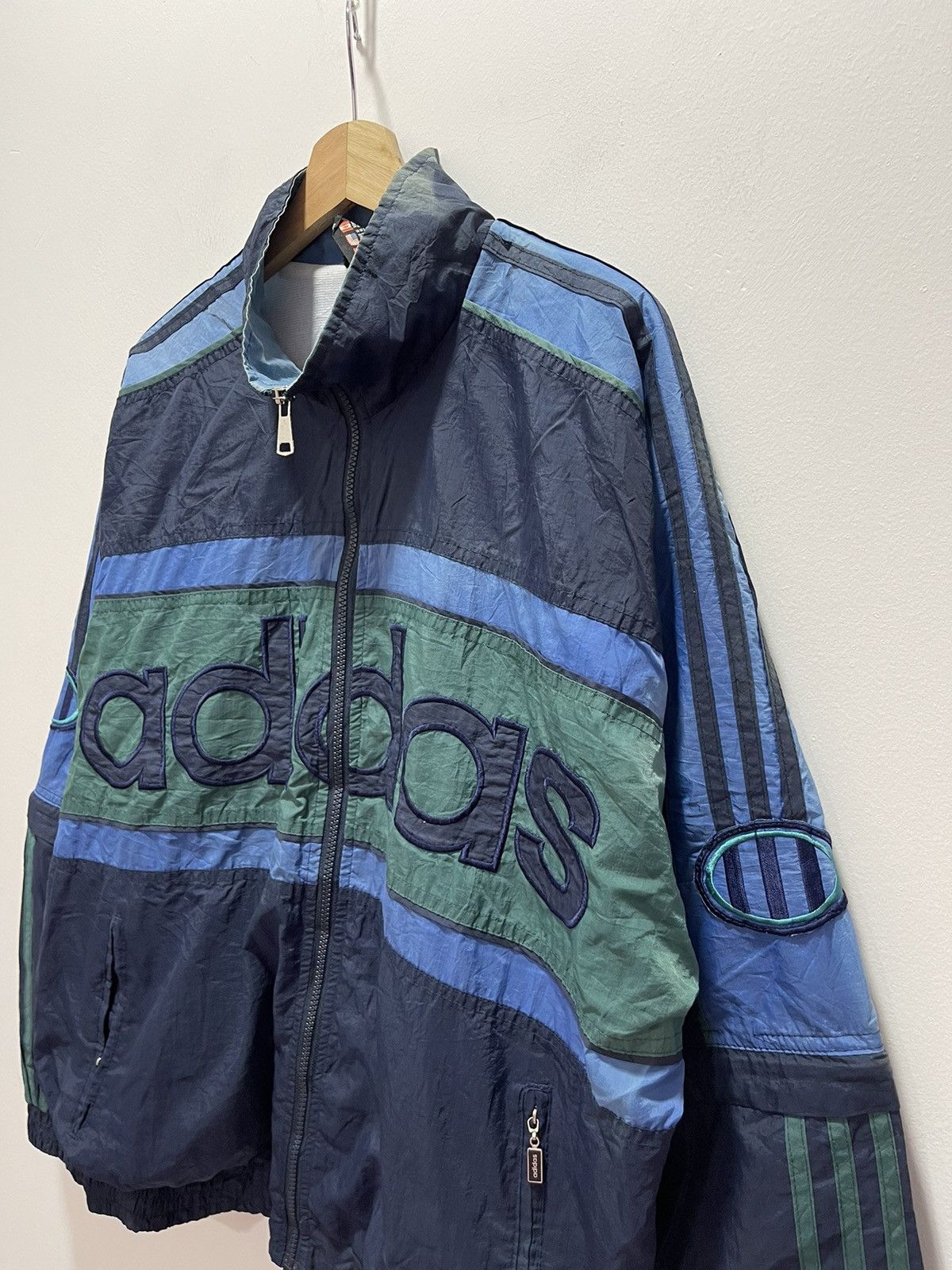 Adidas VINTAGE ADIDAS TREFOIL BIG LOGO DETACHABLE COLOURBLOK JACKET Size US XL / EU 56 / 4 - 6 Thumbnail