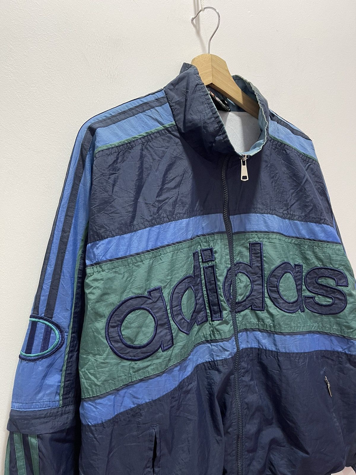 Adidas VINTAGE ADIDAS TREFOIL BIG LOGO DETACHABLE COLOURBLOK JACKET Size US XL / EU 56 / 4 - 7 Thumbnail