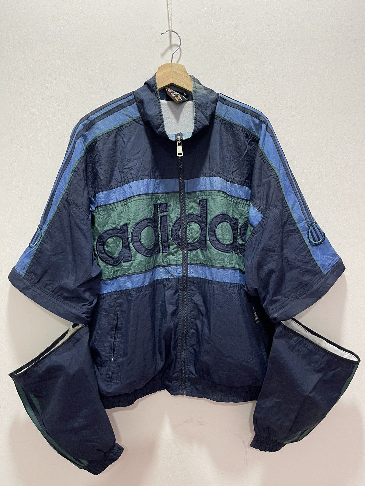 Adidas VINTAGE ADIDAS TREFOIL BIG LOGO DETACHABLE COLOURBLOK JACKET Size US XL / EU 56 / 4 - 2 Thumbnail