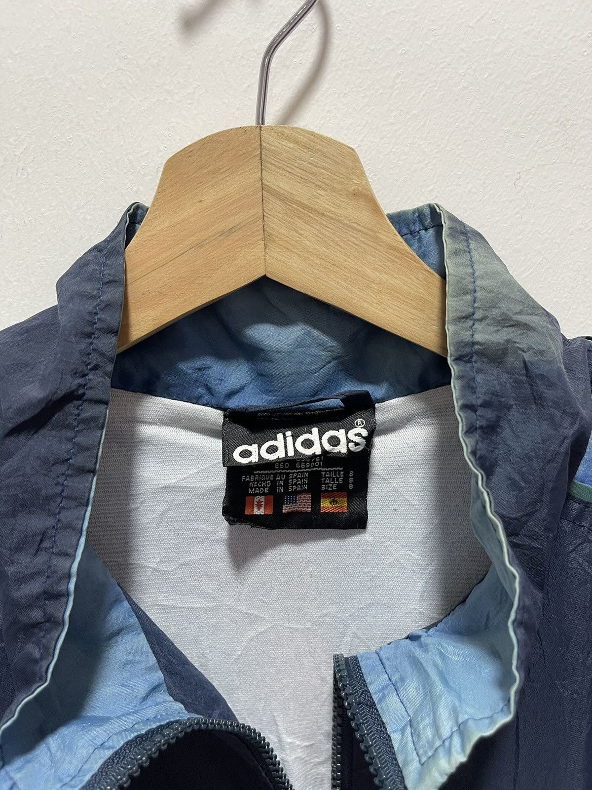 Adidas VINTAGE ADIDAS TREFOIL BIG LOGO DETACHABLE COLOURBLOK JACKET Size US XL / EU 56 / 4 - 20 Thumbnail