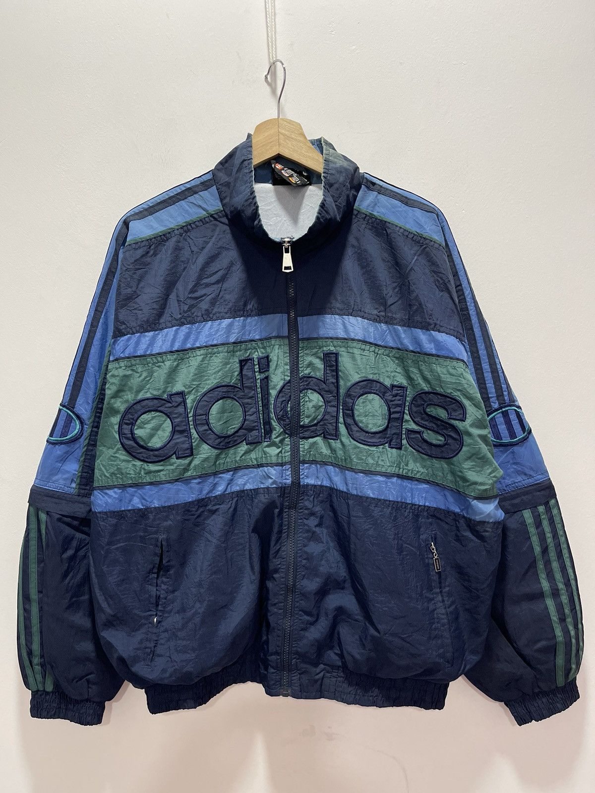 Adidas VINTAGE ADIDAS TREFOIL BIG LOGO DETACHABLE COLOURBLOK JACKET Size US XL / EU 56 / 4 - 5 Thumbnail