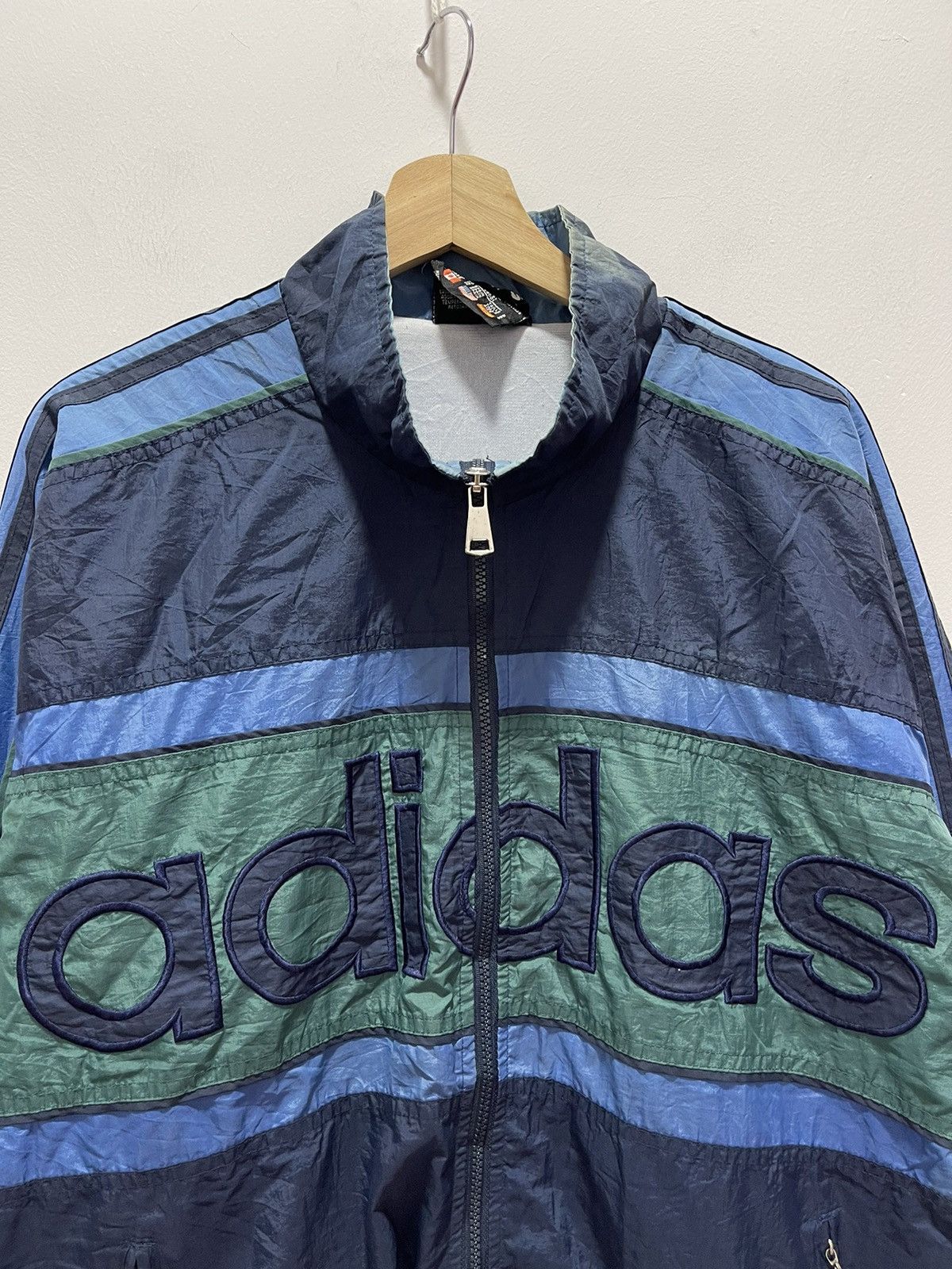 Adidas VINTAGE ADIDAS TREFOIL BIG LOGO DETACHABLE COLOURBLOK JACKET Size US XL / EU 56 / 4 - 8 Thumbnail