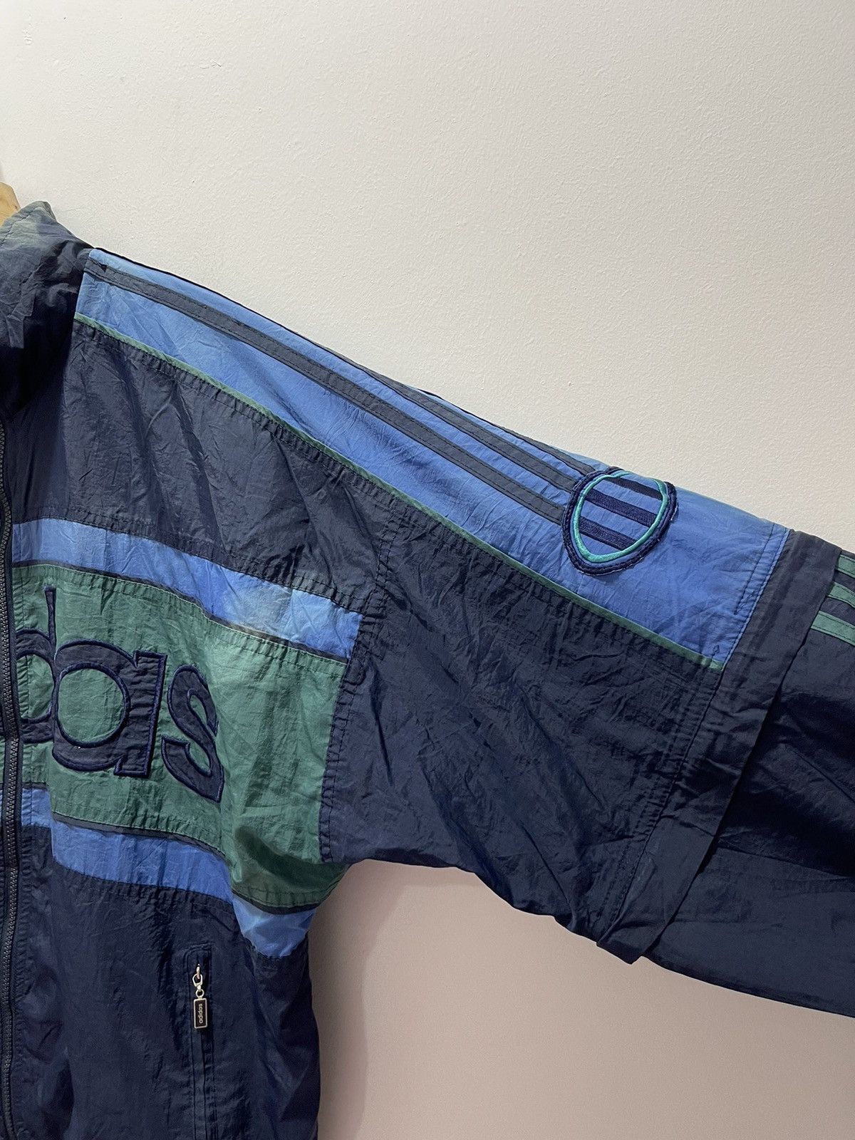 Adidas VINTAGE ADIDAS TREFOIL BIG LOGO DETACHABLE COLOURBLOK JACKET Size US XL / EU 56 / 4 - 14 Thumbnail