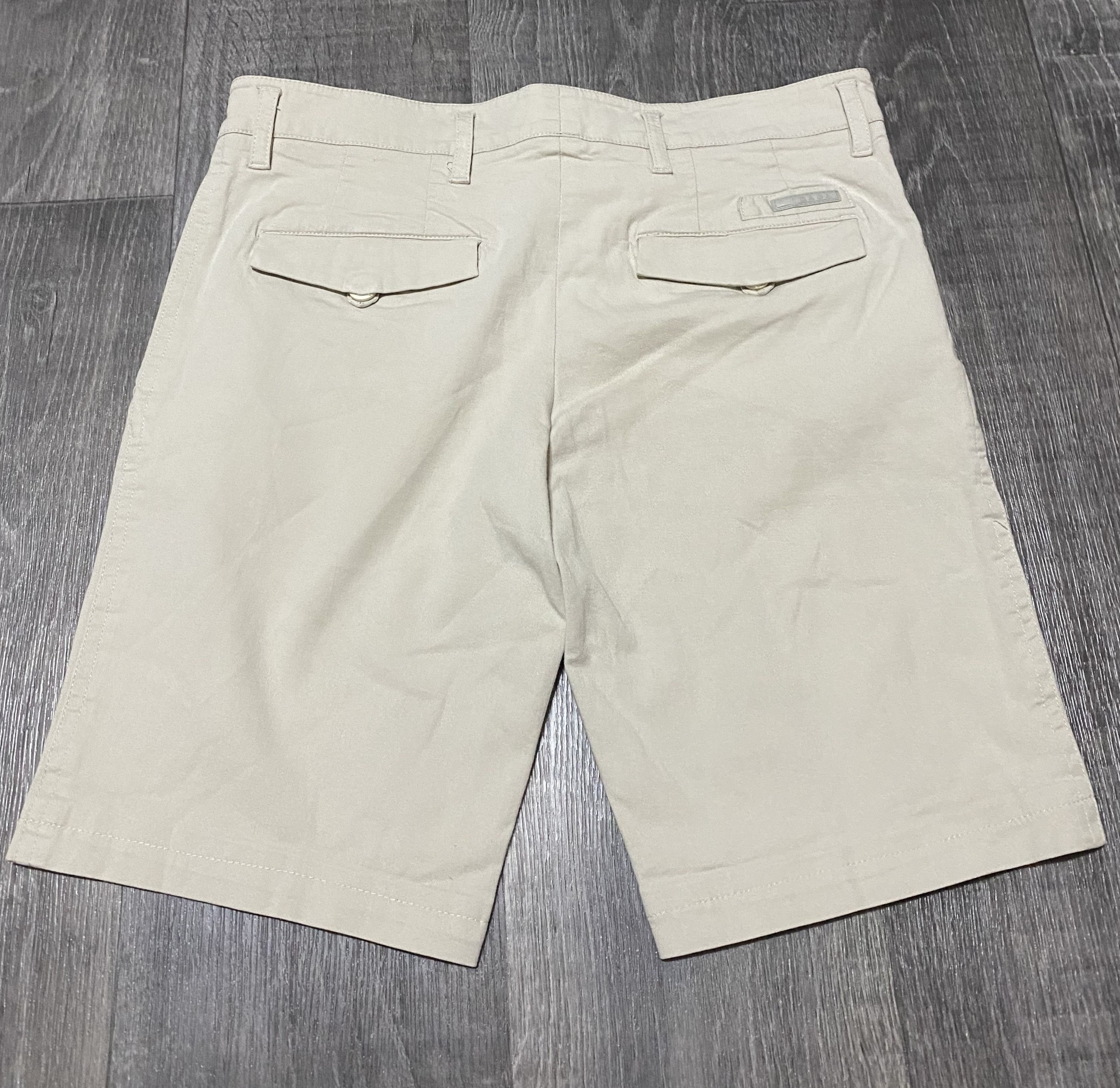 Prada Women’s SS09 Beige Prada Cotton Chino Shorts Vintage Size 28" / US 6 / IT 42 - 3 Thumbnail