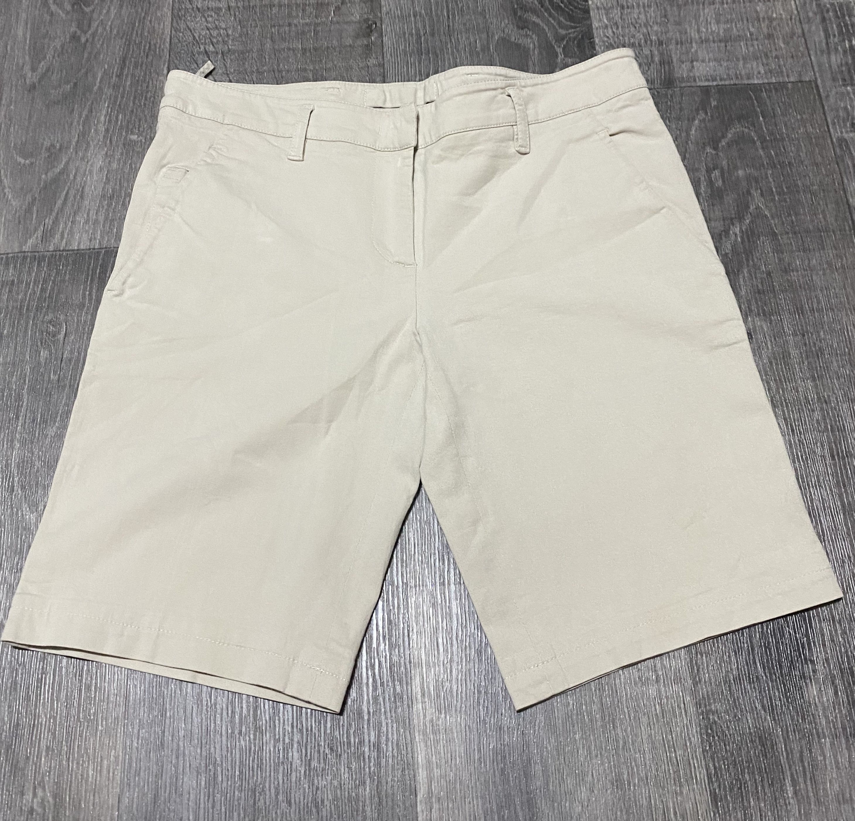 Prada Women’s SS09 Beige Prada Cotton Chino Shorts Vintage Size 28" / US 6 / IT 42 - 2 Thumbnail