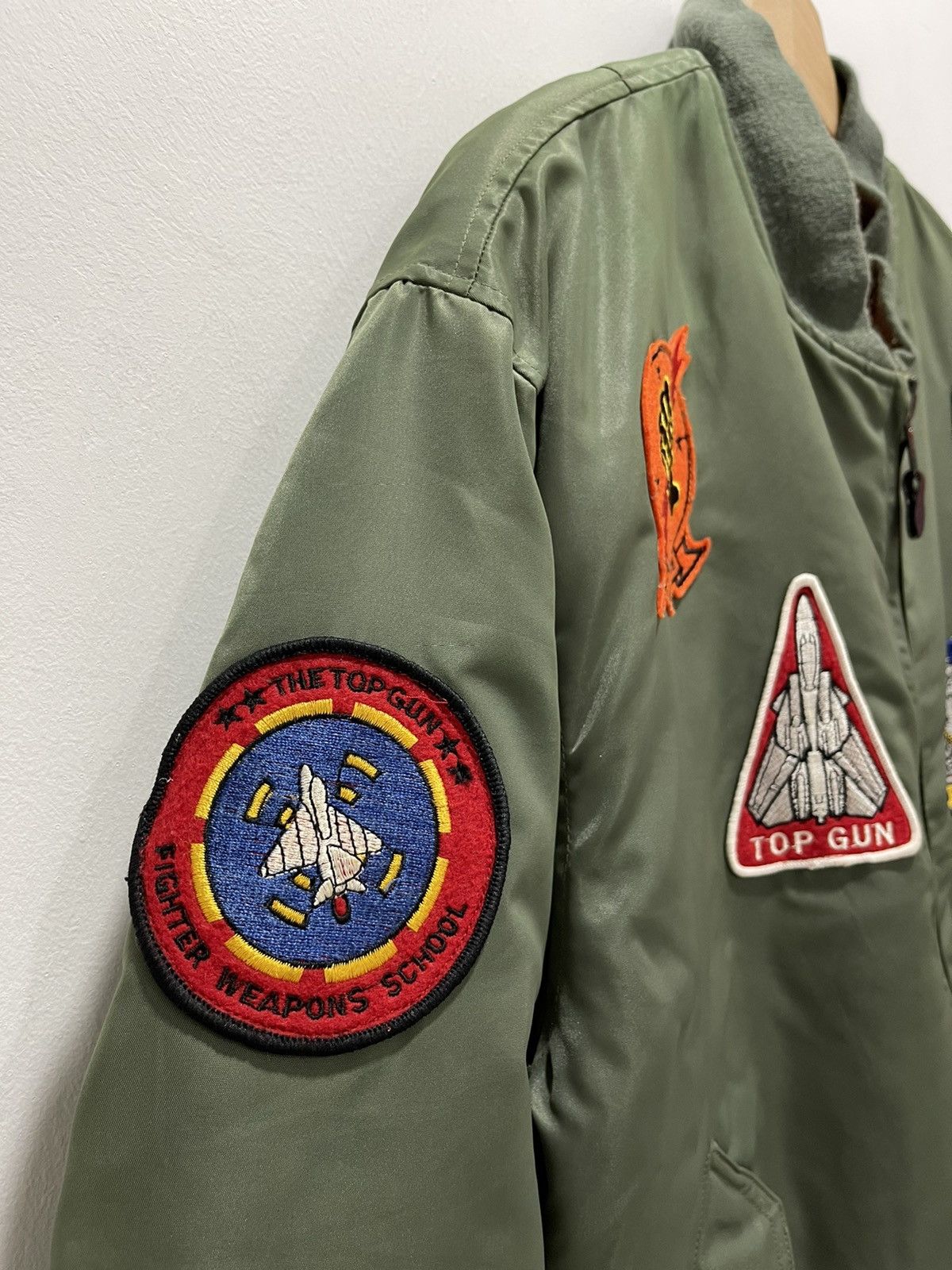 Vintage VINTAGE PATCHES TOP GUN FIGHTER BOMBER JACKET Size US M / EU 48-50 / 2 - 4 Thumbnail