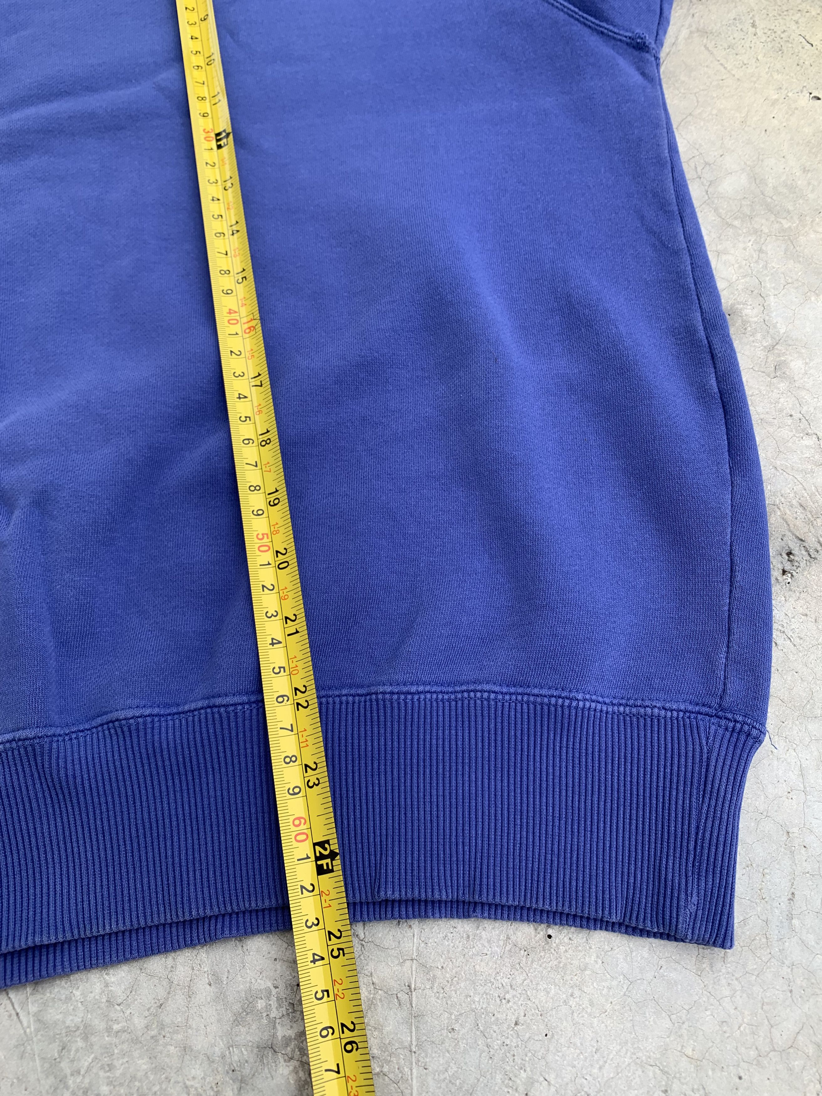 Champion Vintage Champion Sweatshirt Distressed Size US XL / EU 56 / 4 - 7 Thumbnail