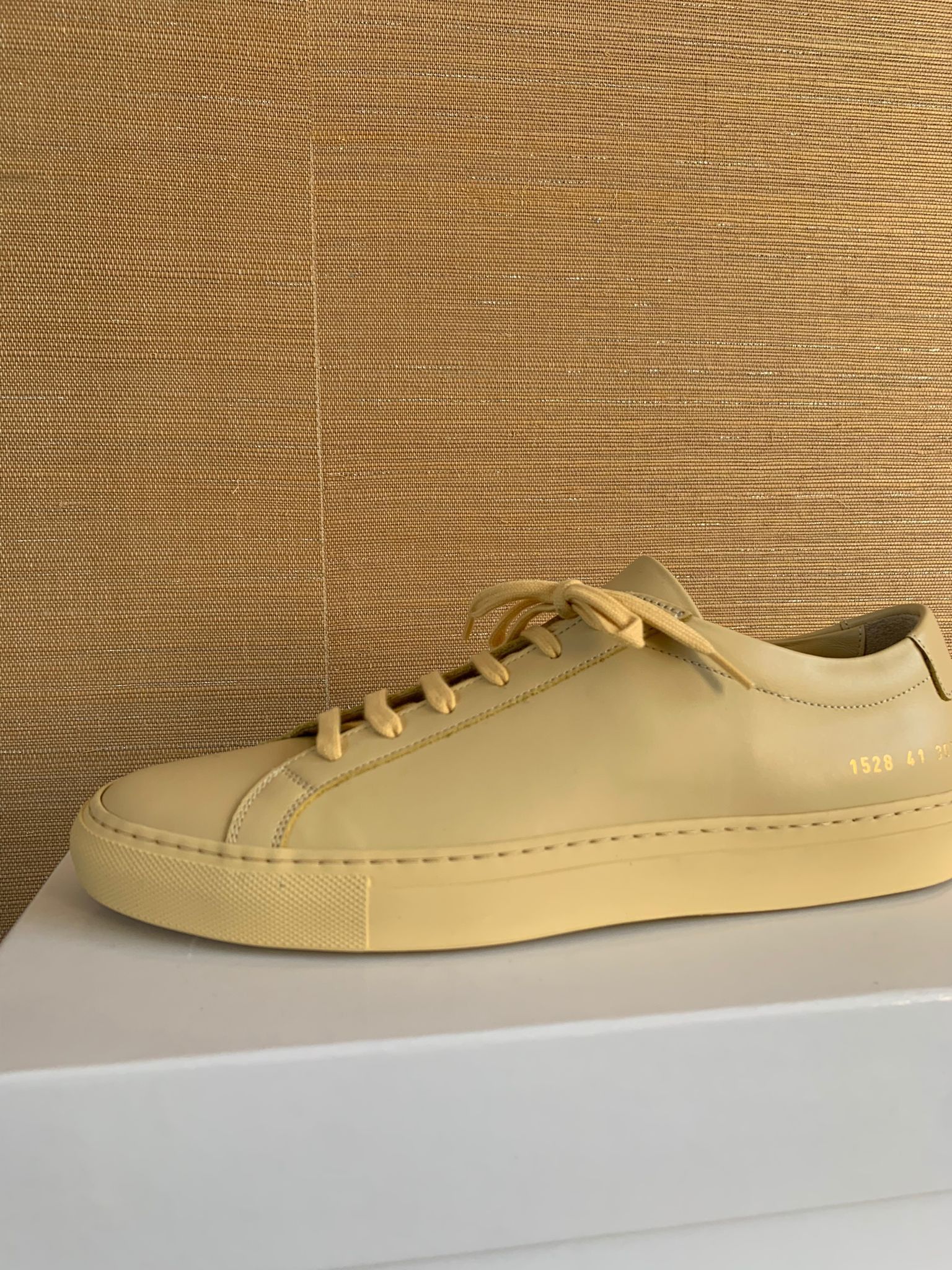 Common Projects Low Achilles Sneakers in Yellow Size US 8 / EU 41 - 2 Thumbnail