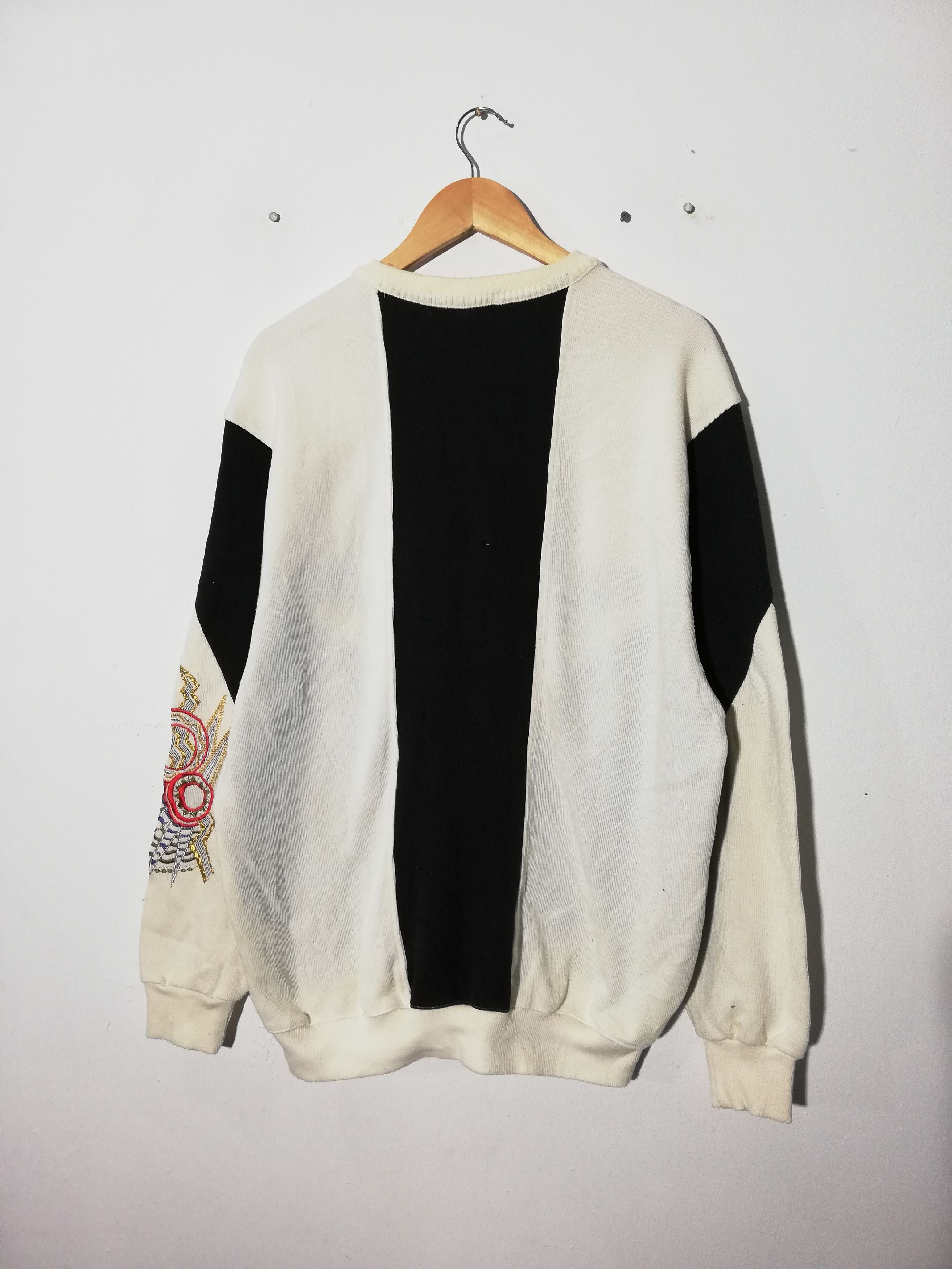 Japanese Brand × Vintage Vintage Graphic Embroidered Sweatshirt Size US XL / EU 56 / 4 - 2 Thumbnail