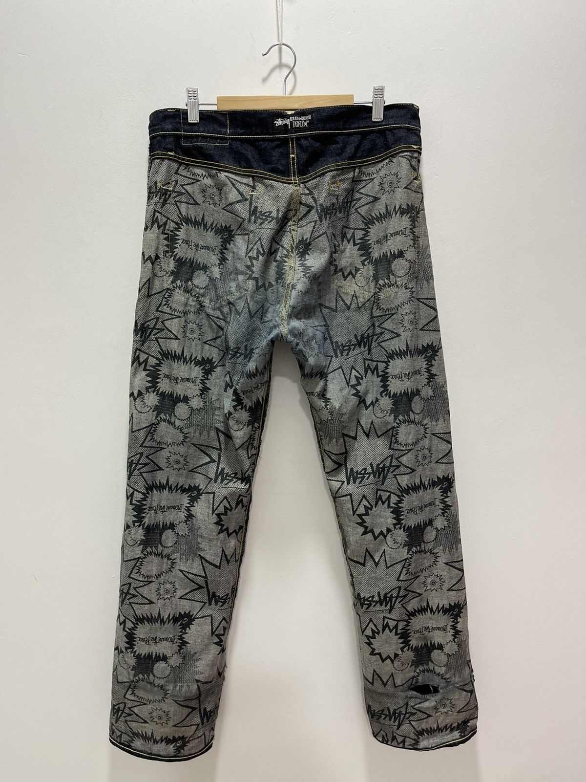 Stussy VINTAGE STUSSY ROUGH ART DESIGN DISTRESSED DENIM JEANS Size US 32 / EU 48 - 2 Thumbnail