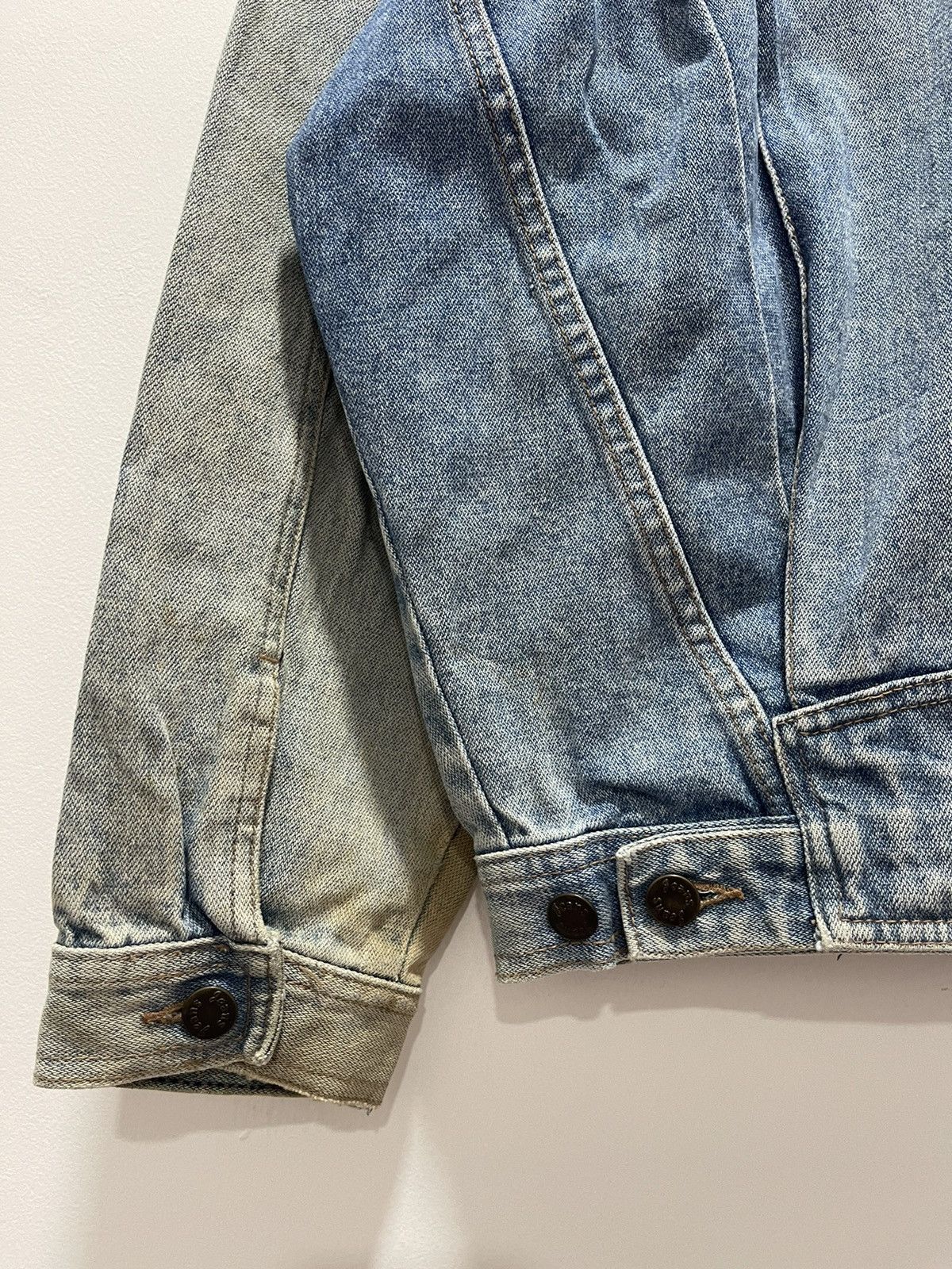 Japanese Brand JAPANESE BRAND TRUCKER KANYE STYLE DISTRESSED DENIM JACKET Size US M / EU 48-50 / 2 - 13 Thumbnail