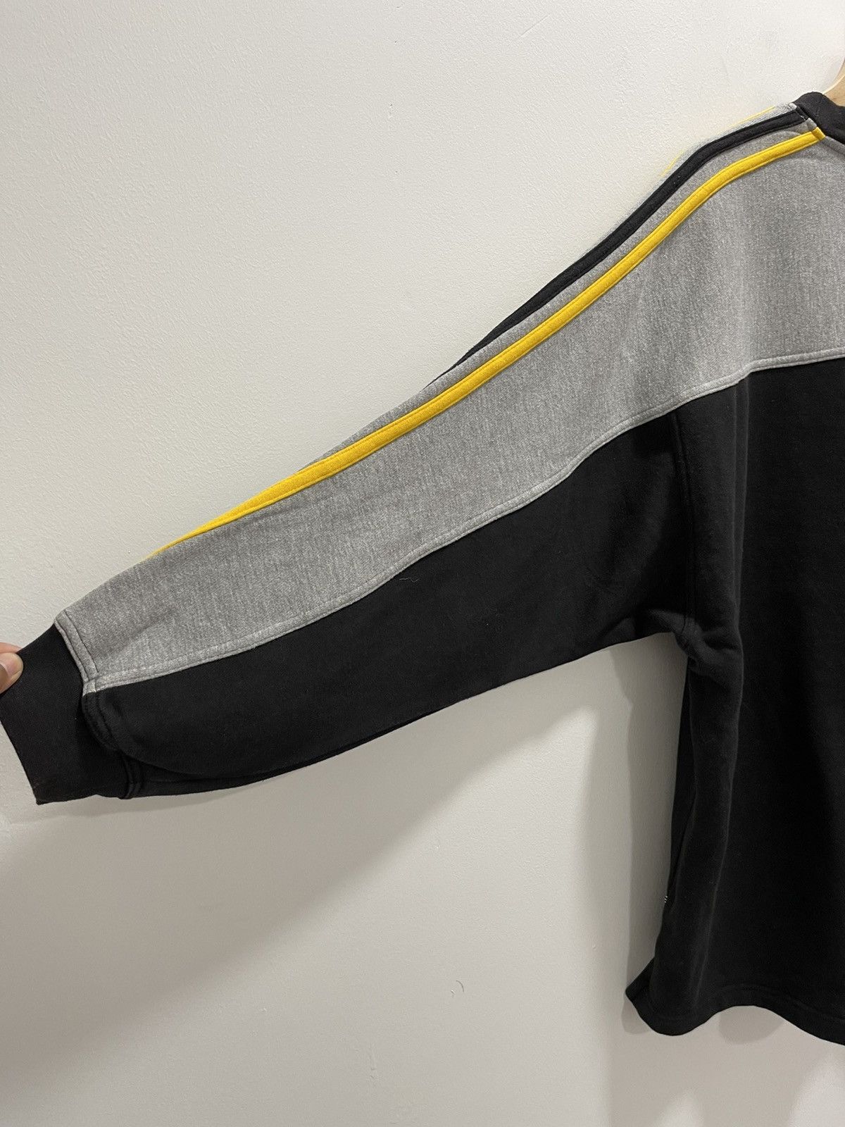 Adidas VINTAGE ADIDAS SPELLOUT MINI LOGO BAGGY SWEATSHIRT Size US XL / EU 56 / 4 - 7 Thumbnail