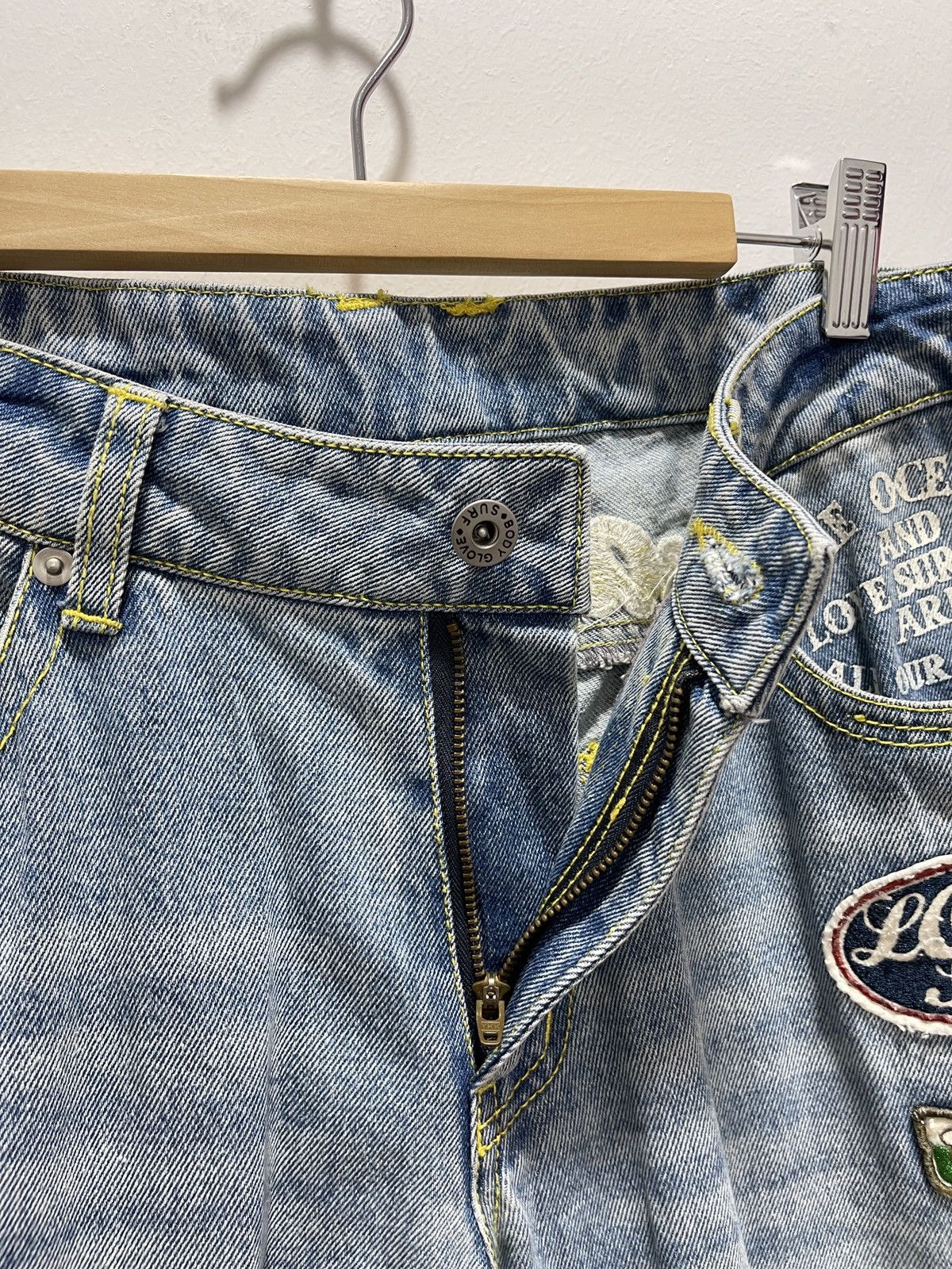 Body Glove × Vintage BODY GLOVE EMBROIDERY PATCHES DISTRESSED DENIM JEANS Size US 32 / EU 48 - 11 Thumbnail