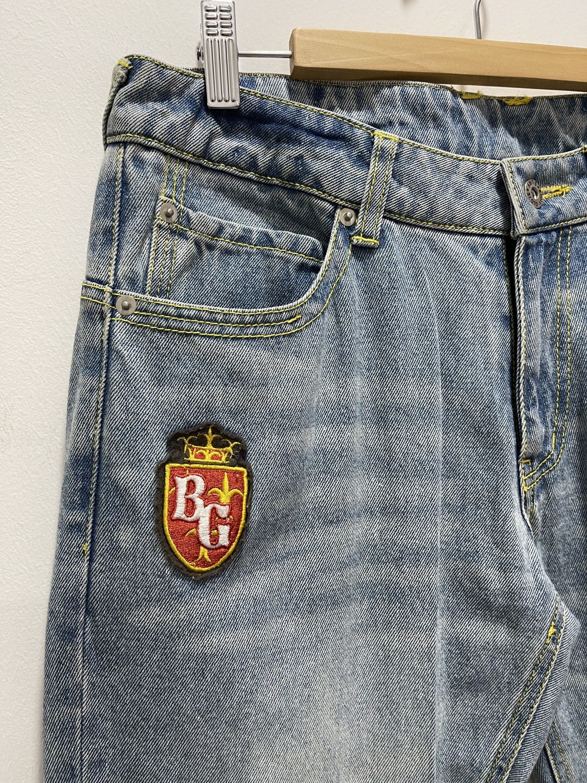 Body Glove × Vintage BODY GLOVE EMBROIDERY PATCHES DISTRESSED DENIM JEANS Size US 32 / EU 48 - 8 Thumbnail