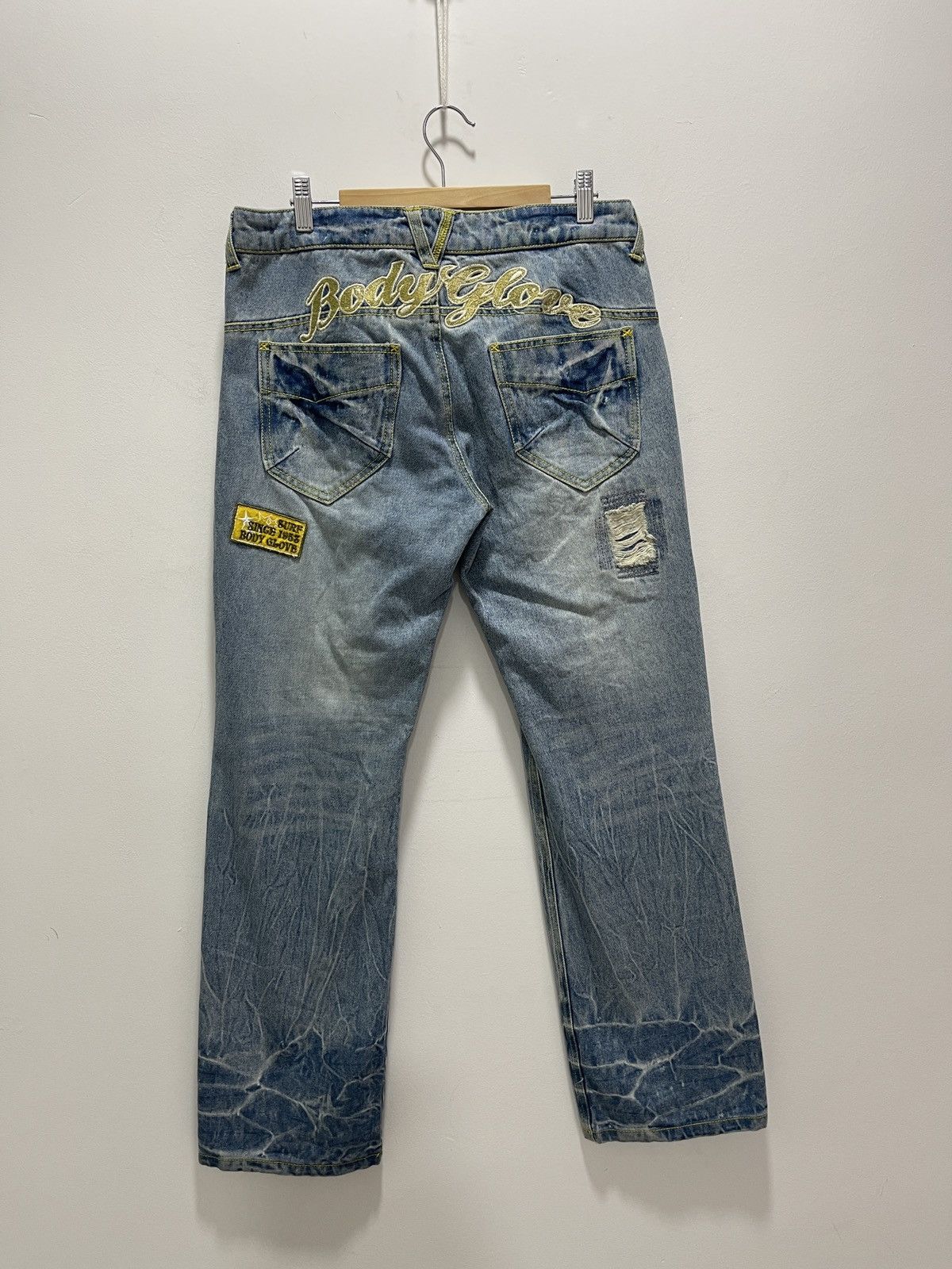 Body Glove × Vintage BODY GLOVE EMBROIDERY PATCHES DISTRESSED DENIM JEANS Size US 32 / EU 48 - 1 Thumbnail