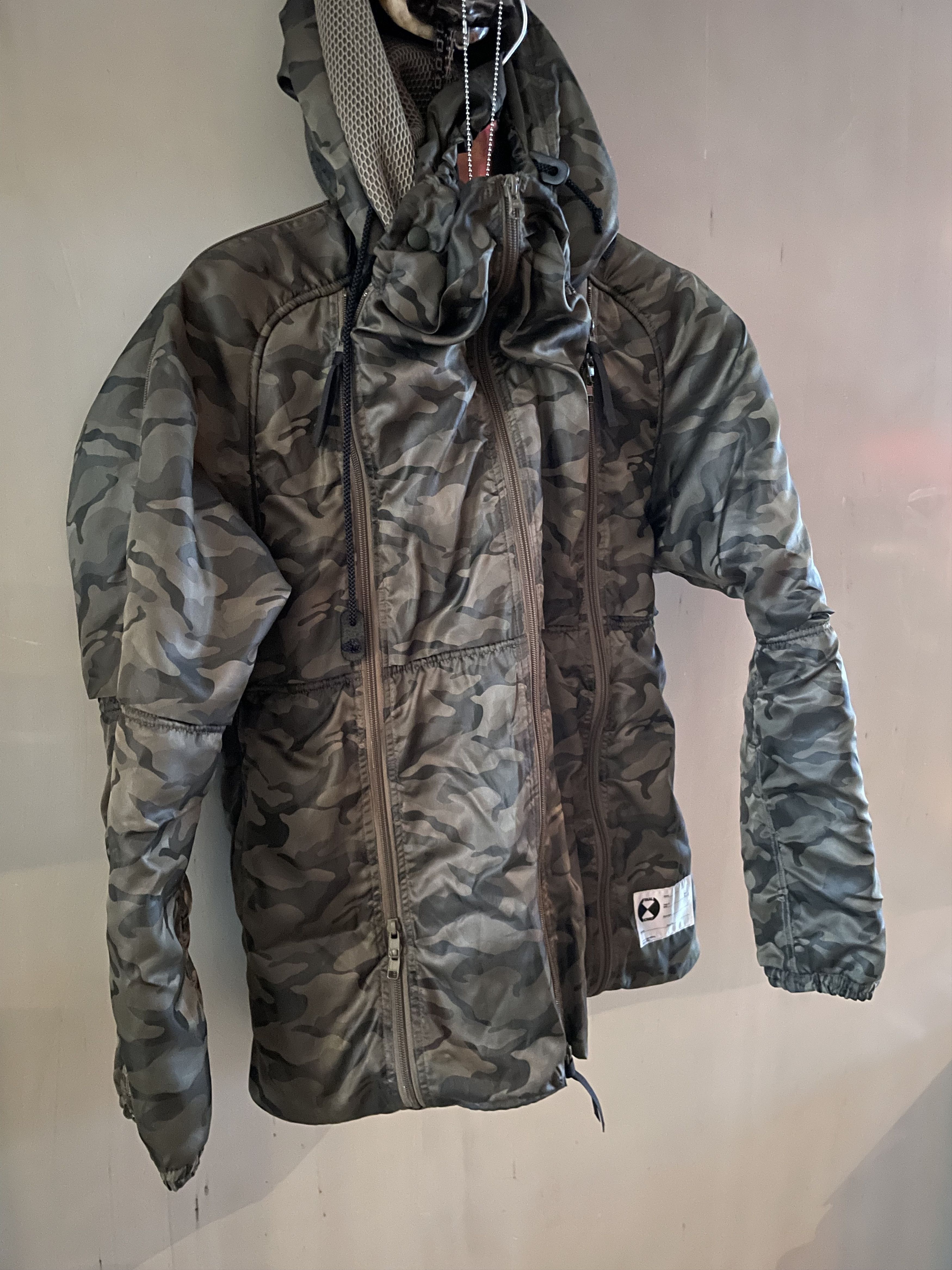 Final Home × Issey Miyake AVANTGARDE LIMITED ZIPPED CAMO BOMBER Size US M / EU 48-50 / 2 - 4 Thumbnail