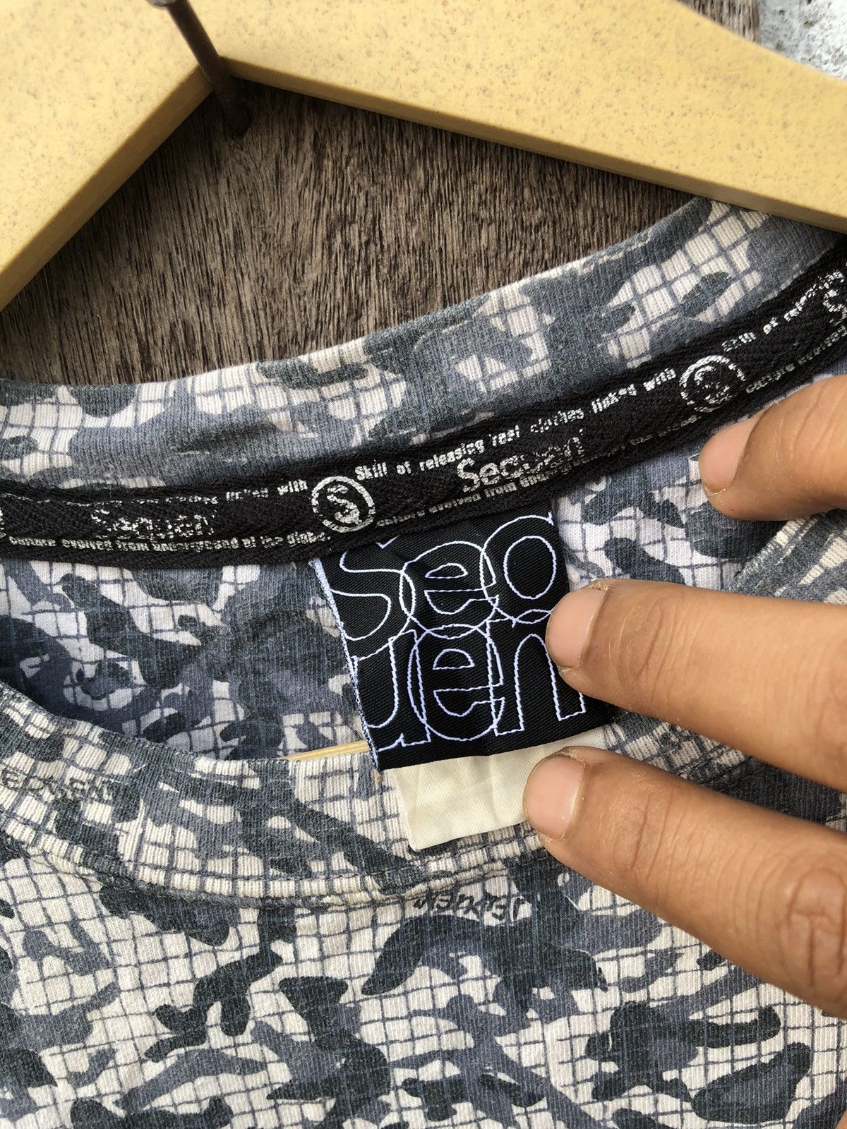 Vintage Sequen Digi Camo T Shirt Size US L / EU 52-54 / 3 - 5 Thumbnail
