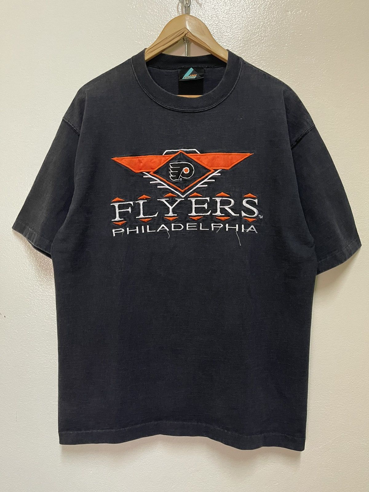 Logo Athletic Flyers Philadelphia Embroidery Vintage T Shirt Size US L / EU 52-54 / 3 - 1 Thumbnail