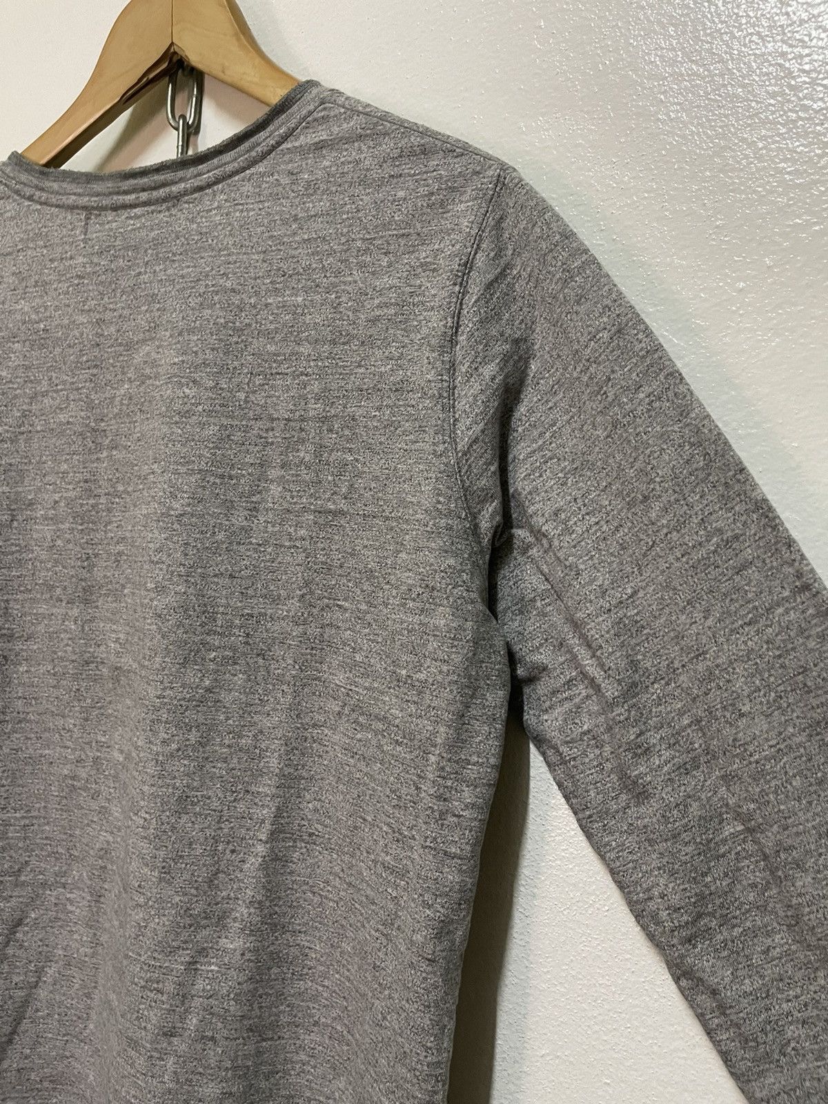 トップス REMI RELIEF HENLEY LONG SLEEVE T-SHIRT Remi Relief Henley Long Sleeve Japan