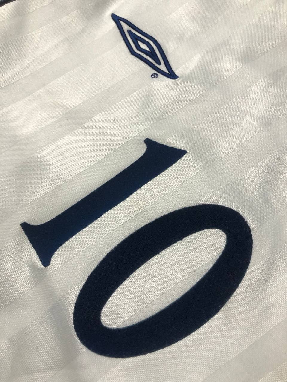 Umbro England 2001 2003 Owen #10 Home Shirt Jersey Long Sleeve Size US S / EU 44-46 / 1 - 12 Thumbnail