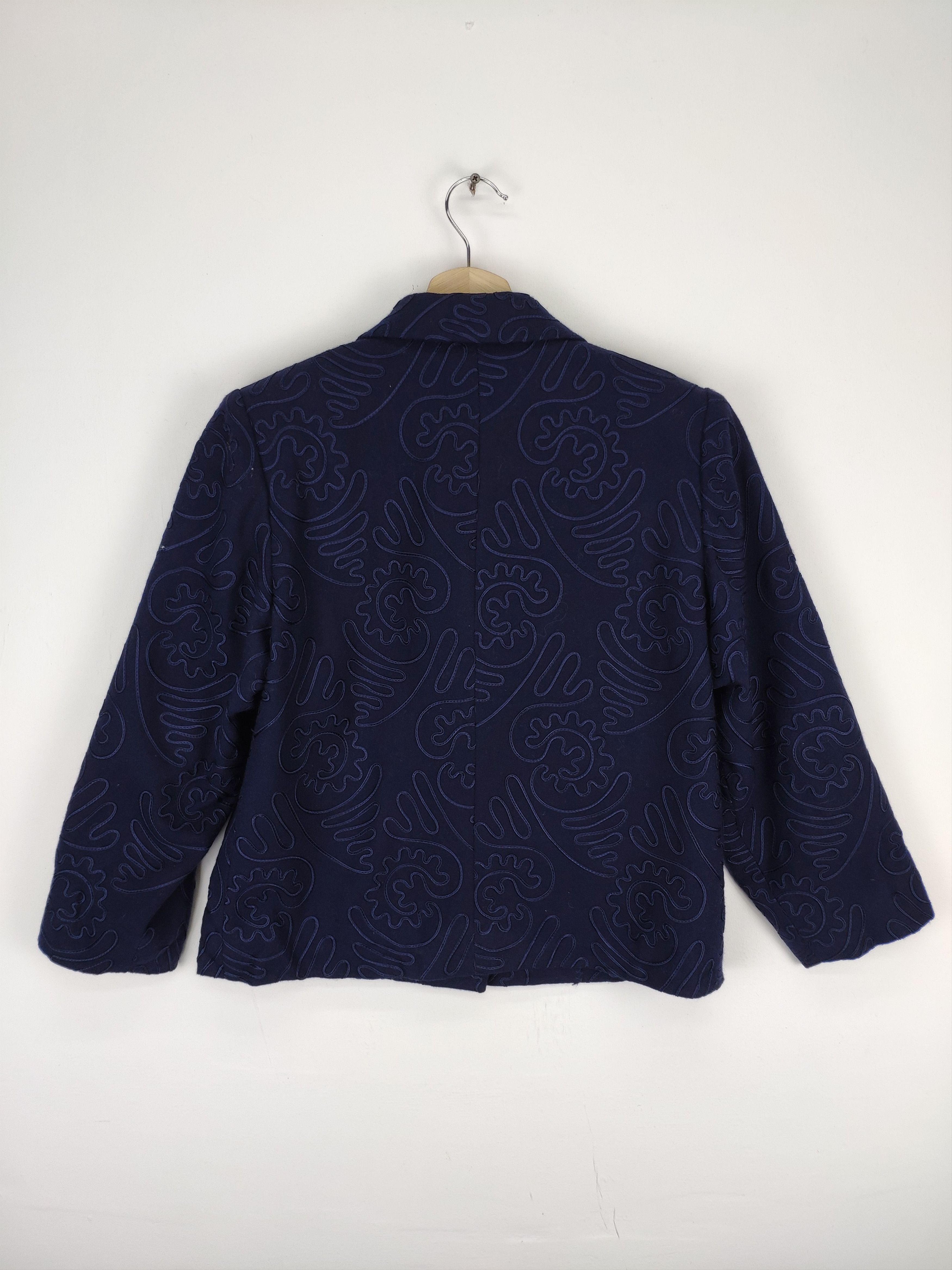 Japanese Brand Vintage Wool Blazer Embroidered Custom Made Size S / US 4 / IT 40 - 2 Thumbnail
