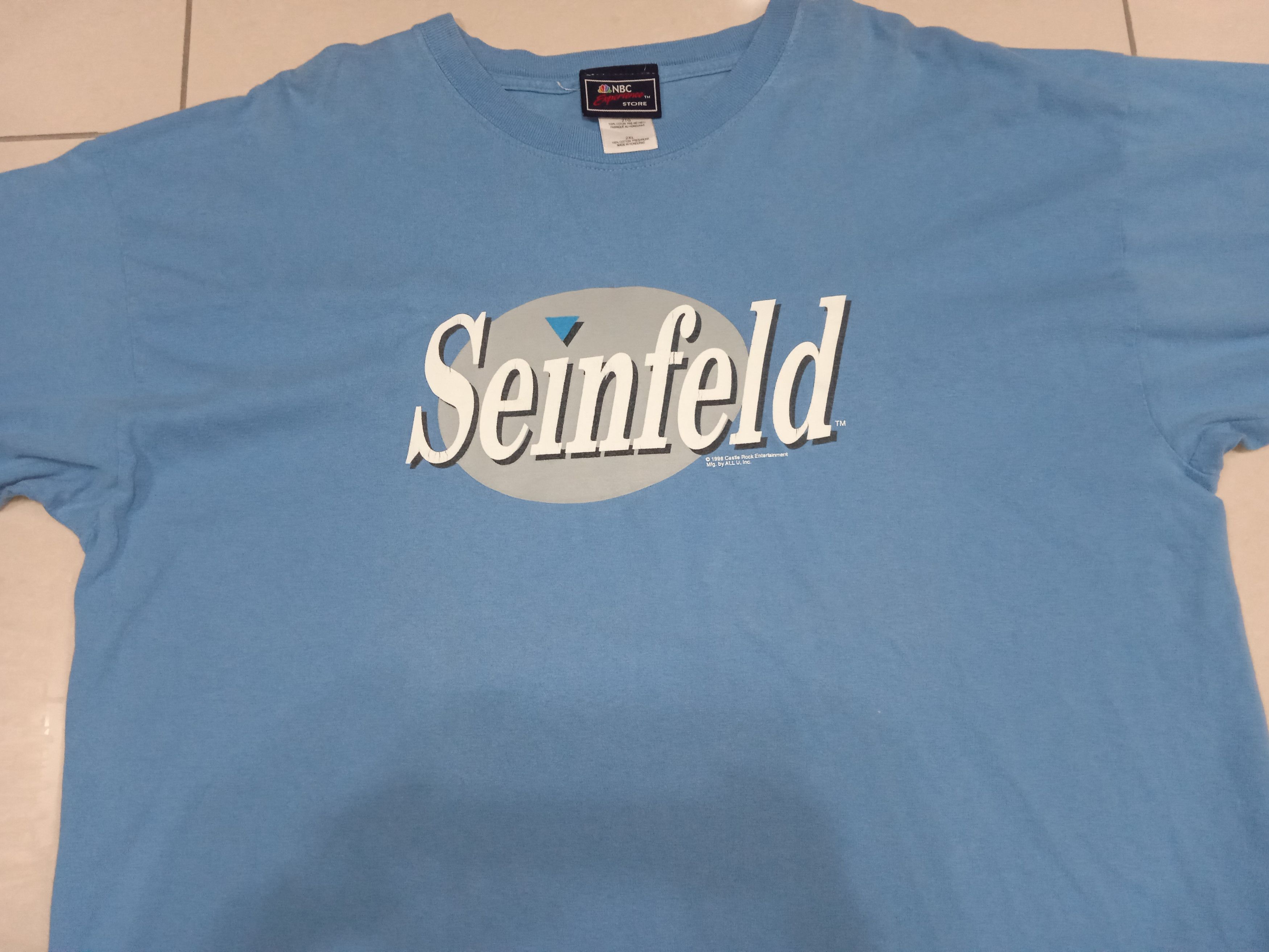 Vintage Vintage 90s Seinfeld Logo 1996 T Shirt Size US XXL / EU 58 / 5 - 3 Thumbnail
