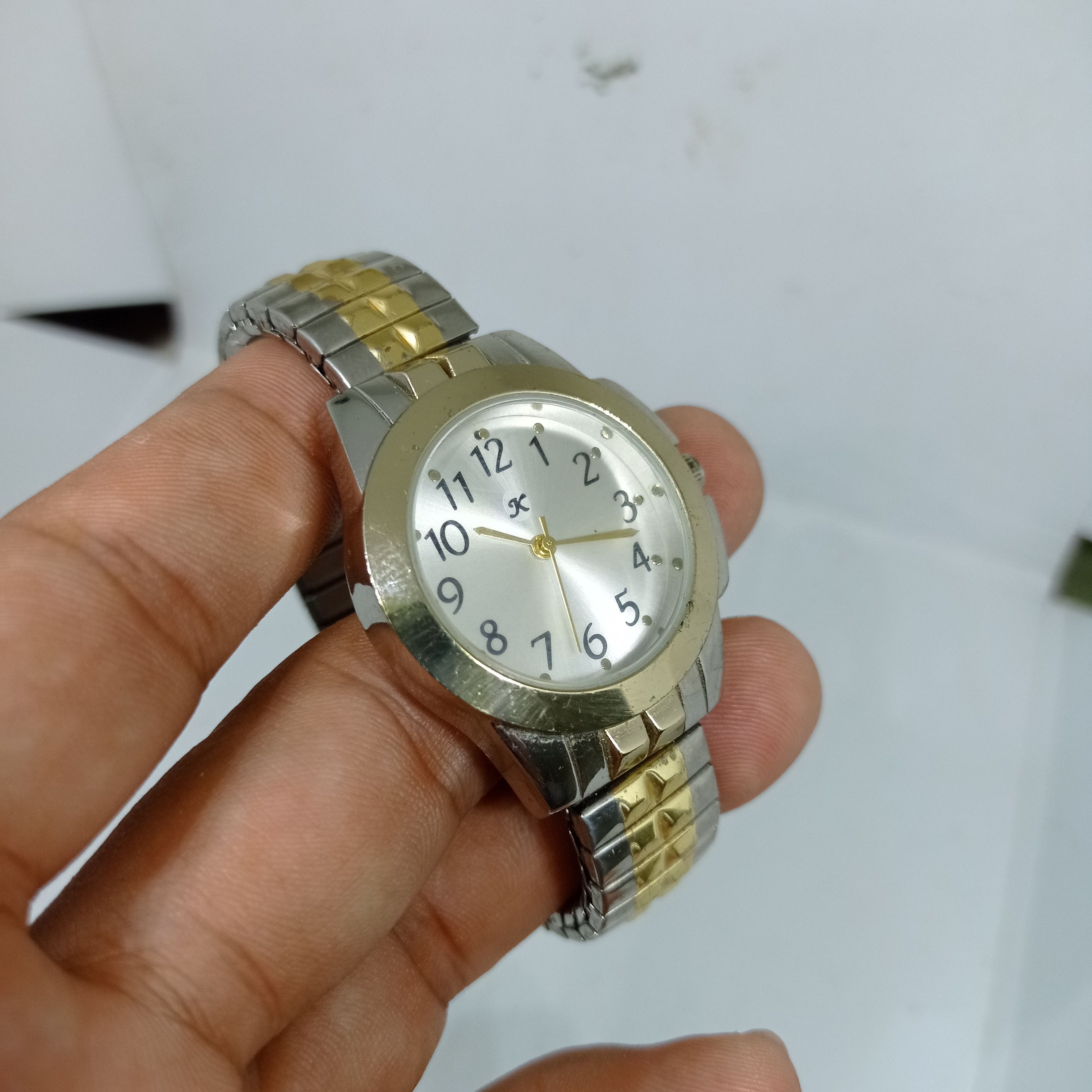 Japanese Brand VINTAGE K. Quartz. Japan Retro Watch (Flexible strap) Size ONE SIZE - 5 Thumbnail
