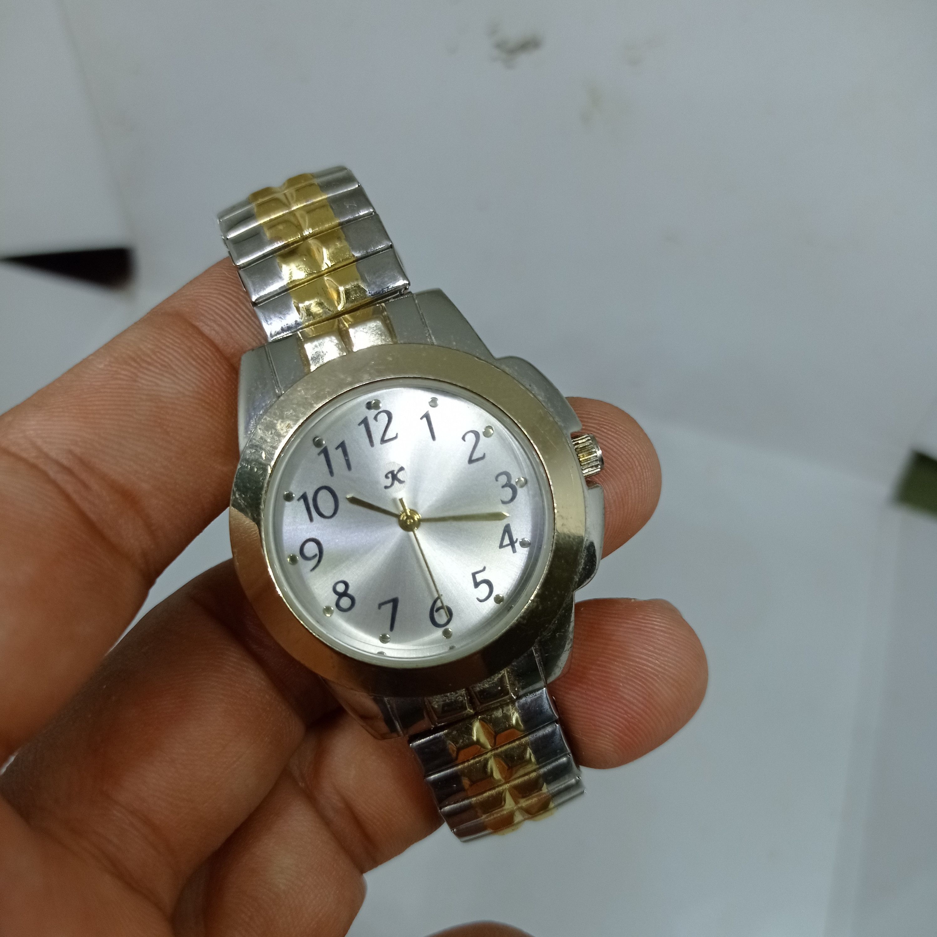 Japanese Brand VINTAGE K. Quartz. Japan Retro Watch (Flexible strap) Size ONE SIZE - 2 Thumbnail