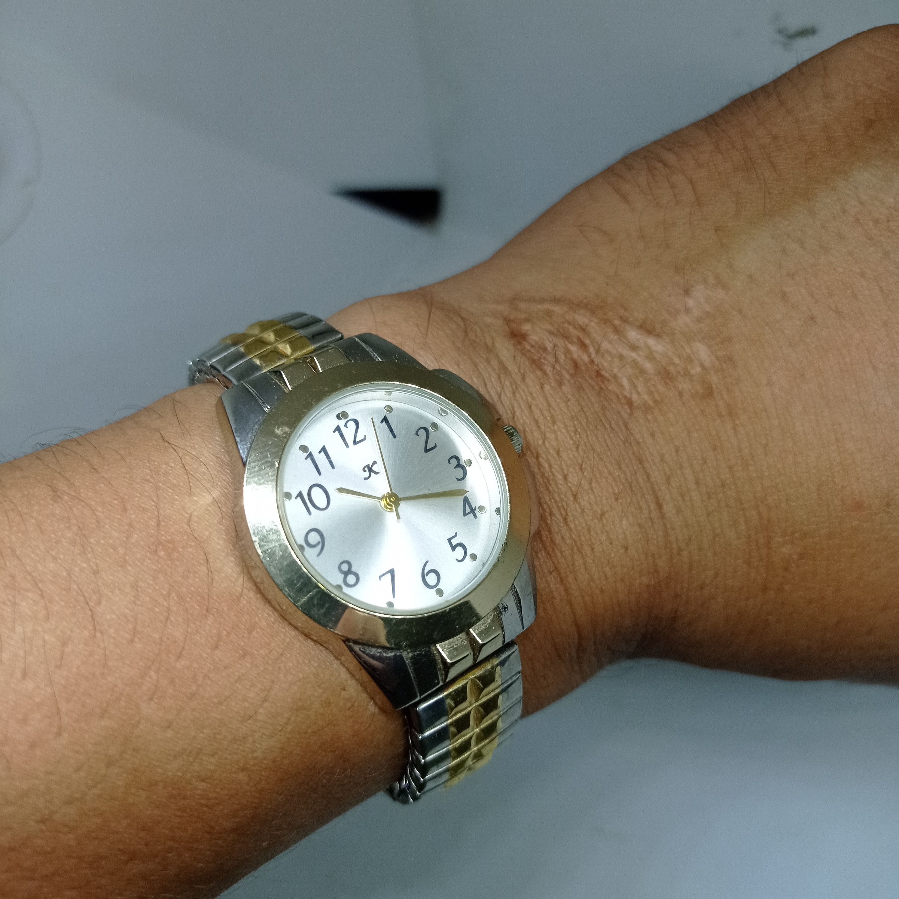 Japanese Brand VINTAGE K. Quartz. Japan Retro Watch (Flexible strap) Size ONE SIZE - 1 Thumbnail